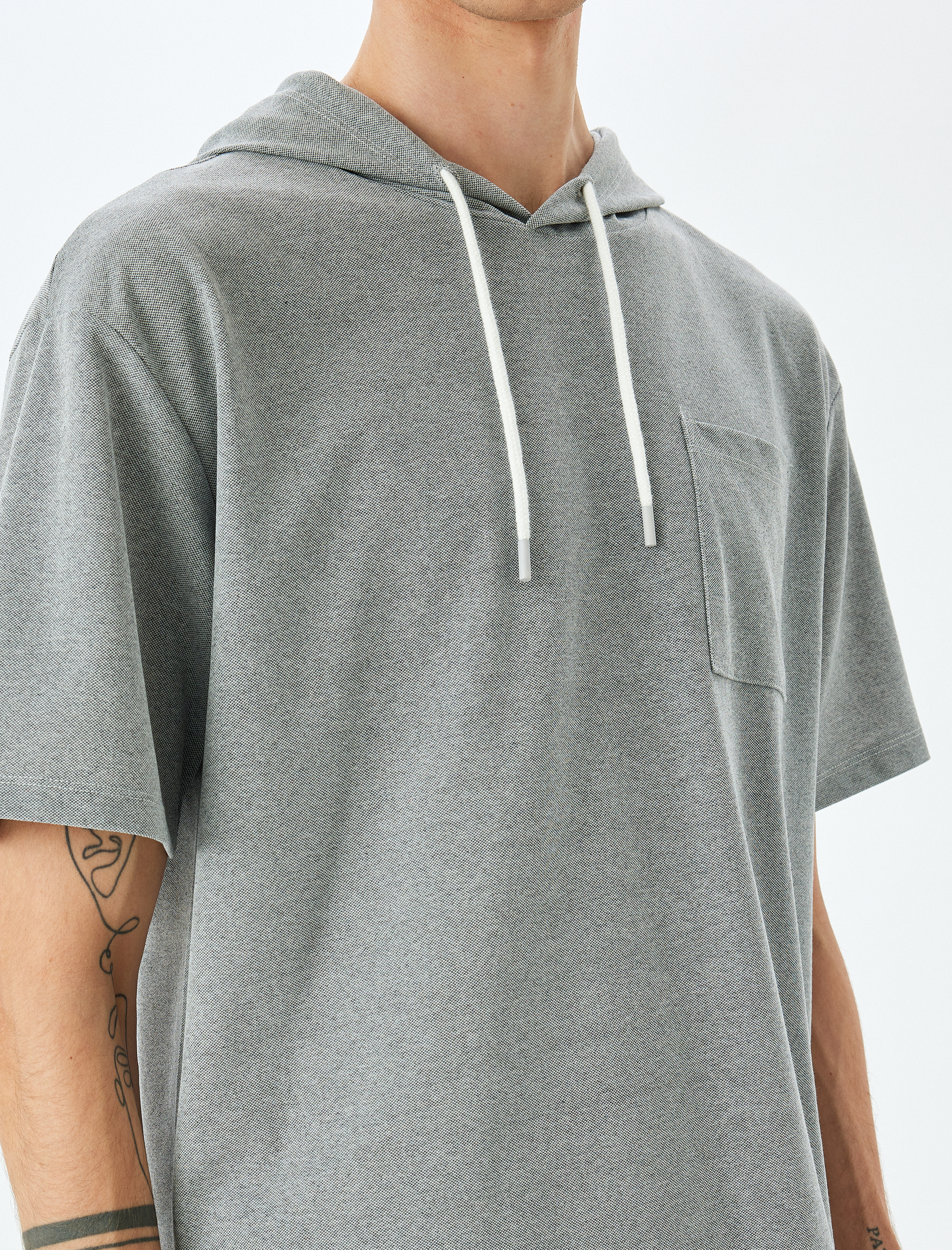   Oversize Pamuk Karışımlı Pike Kumaş Cep Detaylı Kısa Kollu Tişört