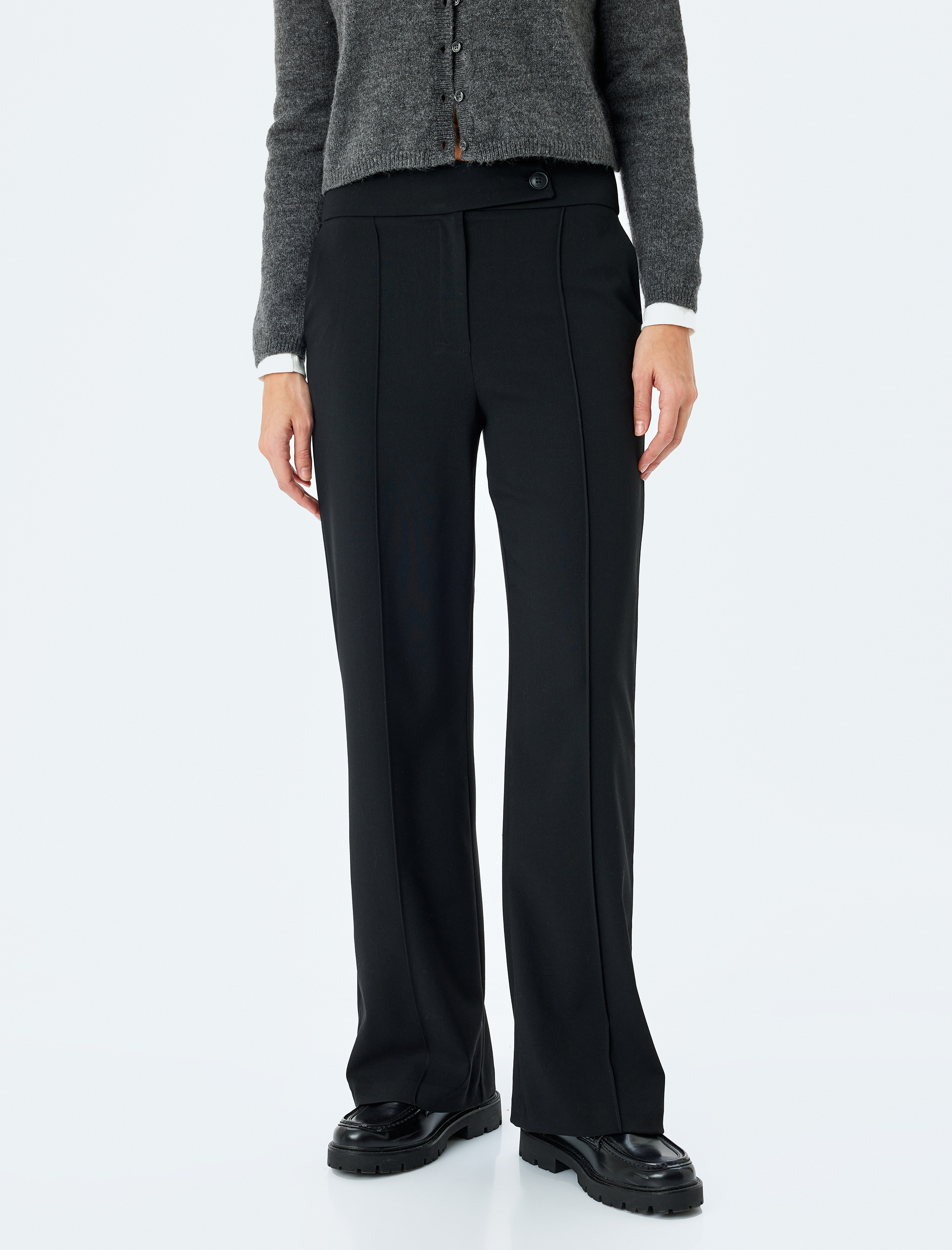   Cepli Nervür Detaylı Düz Paça Kumaş Pantolon