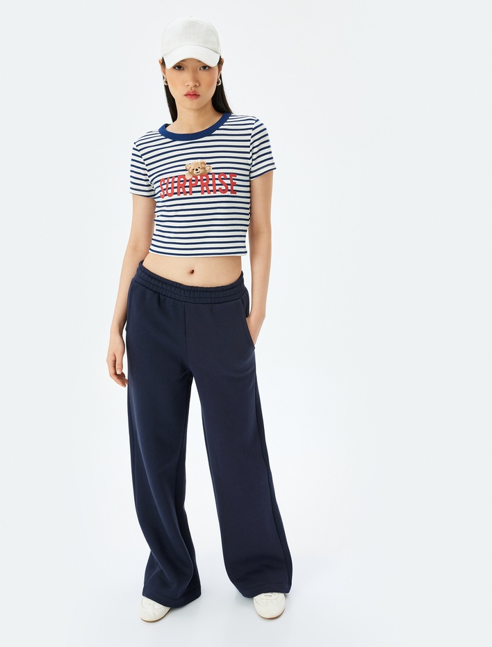  Kısa Kollu Slim Fit Bisiklet Yaka Baskılı Crop Tişört