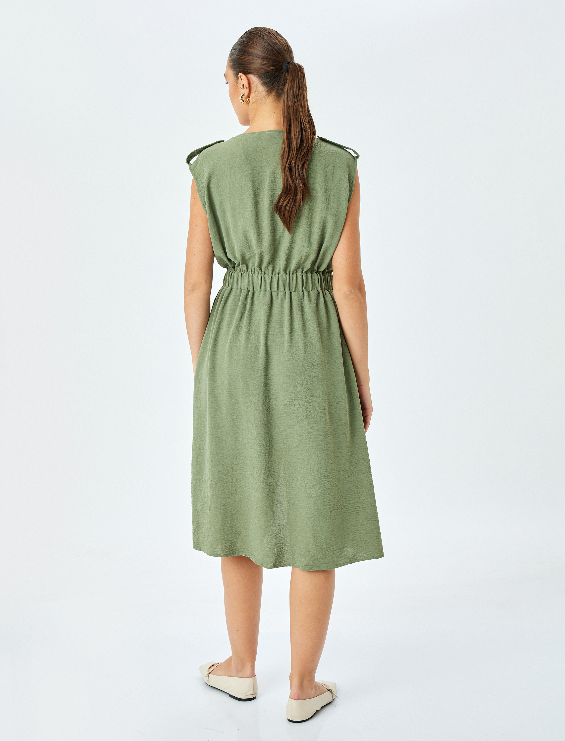   Beli Lastikli Kemer Detaylı Cepli Kolsuz Midi Boy Elbise