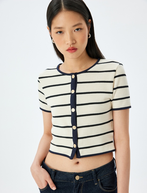 Çizgili Düğme Detaylı Kısa Kollu Crop Bluz_0