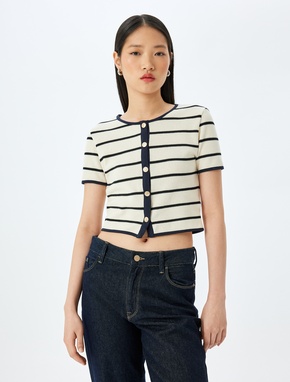 Çizgili Düğme Detaylı Kısa Kollu Crop Bluz_2