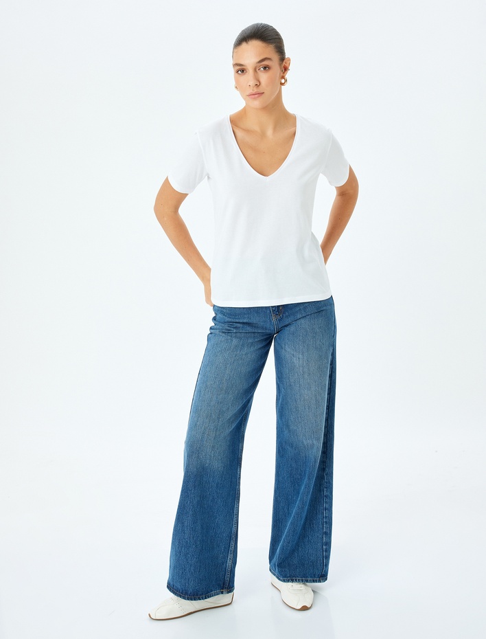  Pamuklu Kısa Kollu Basic V Yaka Tişört