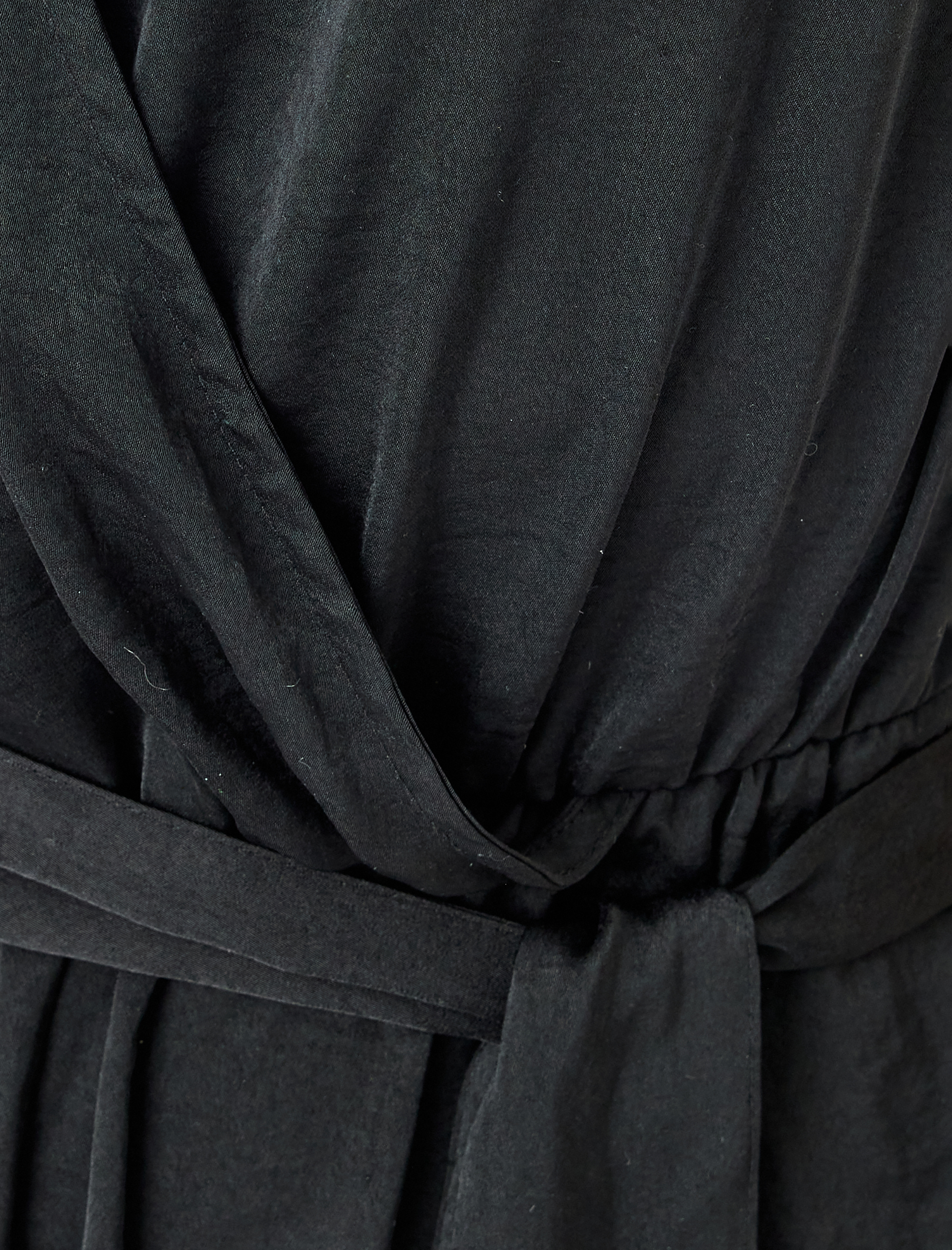   Kemerli Geniş Paça Askılı Kruvaze Tulum