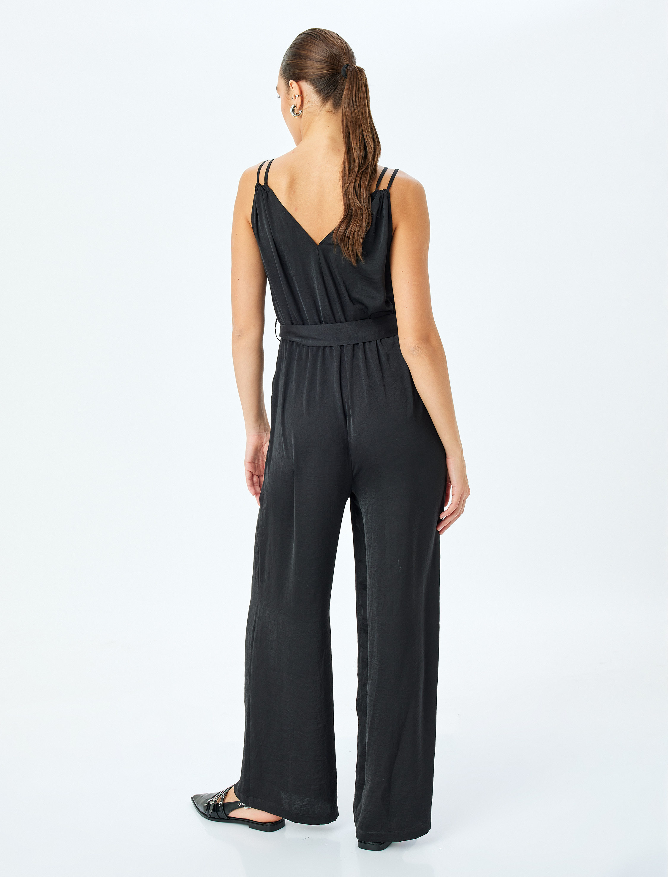   Kemerli Geniş Paça Askılı Kruvaze Tulum