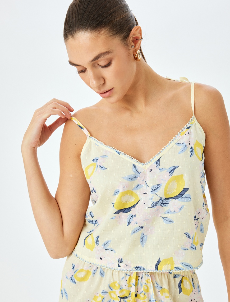   V Yaka İnce Askılı Limon Baskılı Pamuklu Pijama Üstü