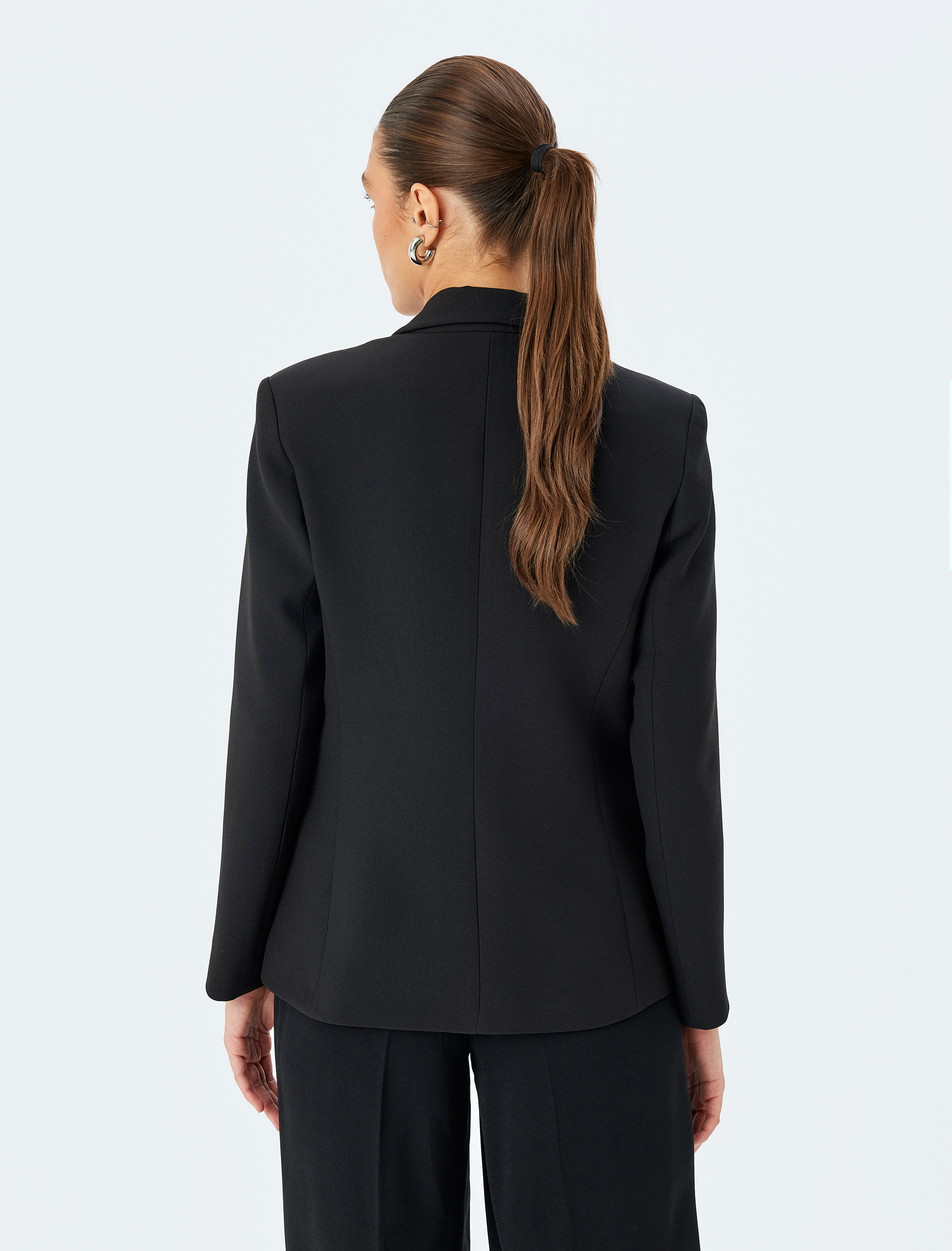   Slim Fit Uzun Kollu Kapaklı Cep Detaylı Klasik Blazer Ceket