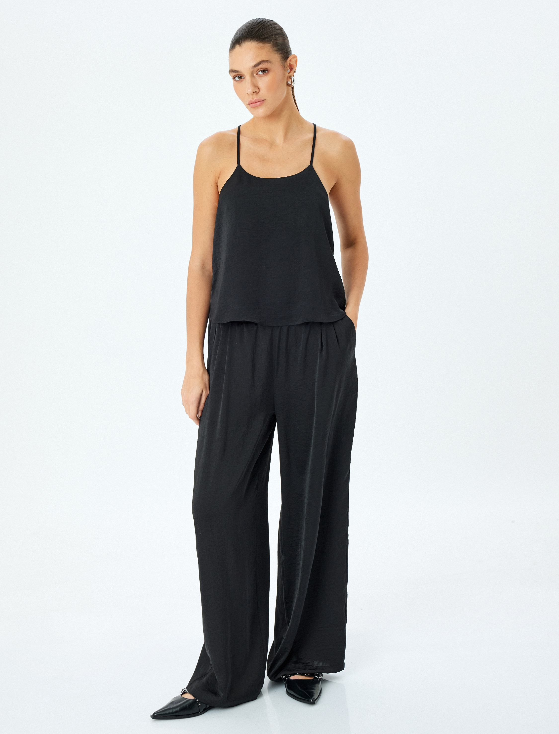   İnce Askılı Halter Yaka Saten Atlet