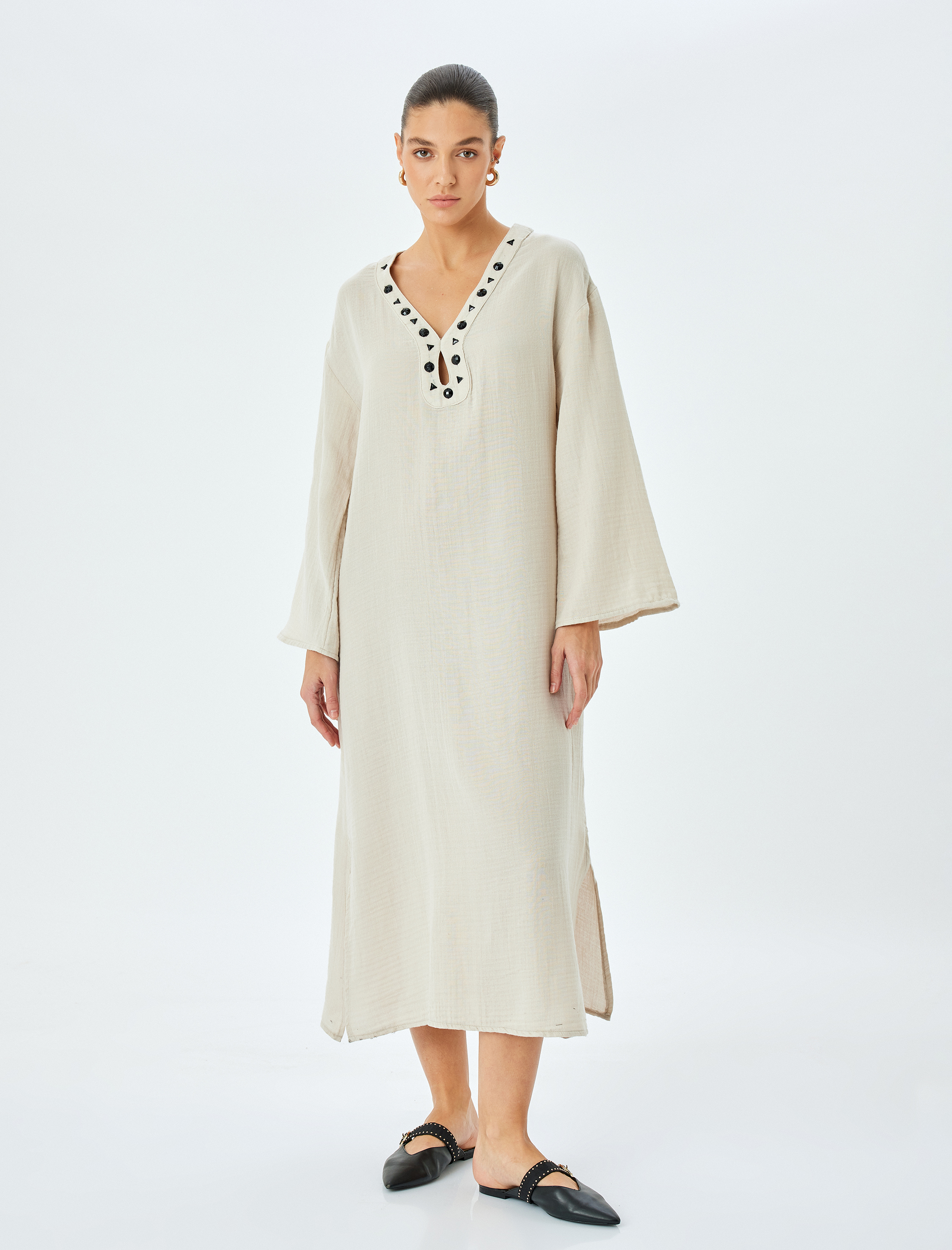   Taş İşlemeli V Yaka Uzun Kollu Pamuklu Rahat Kalıp Uzun Elbise