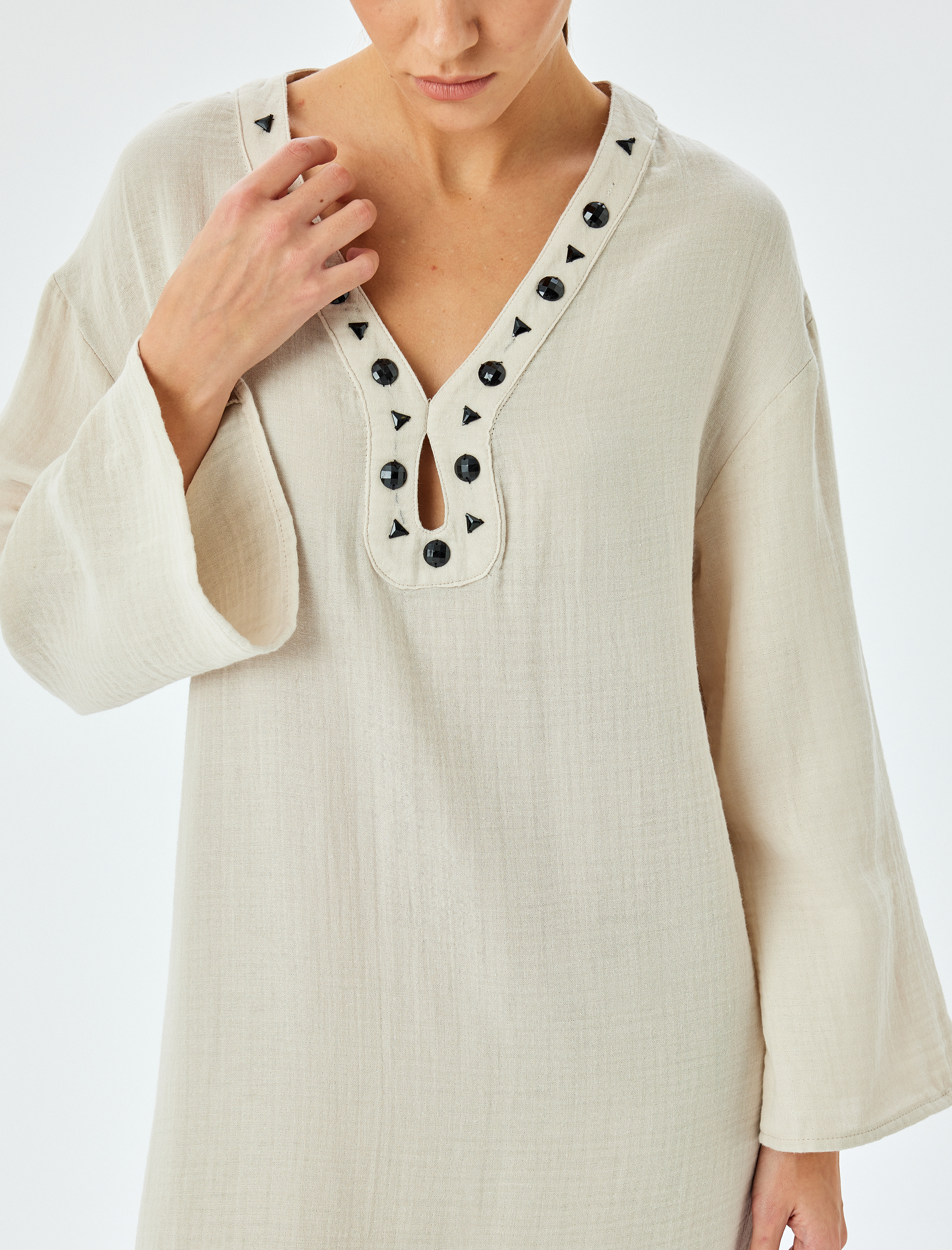   Taş İşlemeli V Yaka Uzun Kollu Pamuklu Rahat Kalıp Uzun Elbise