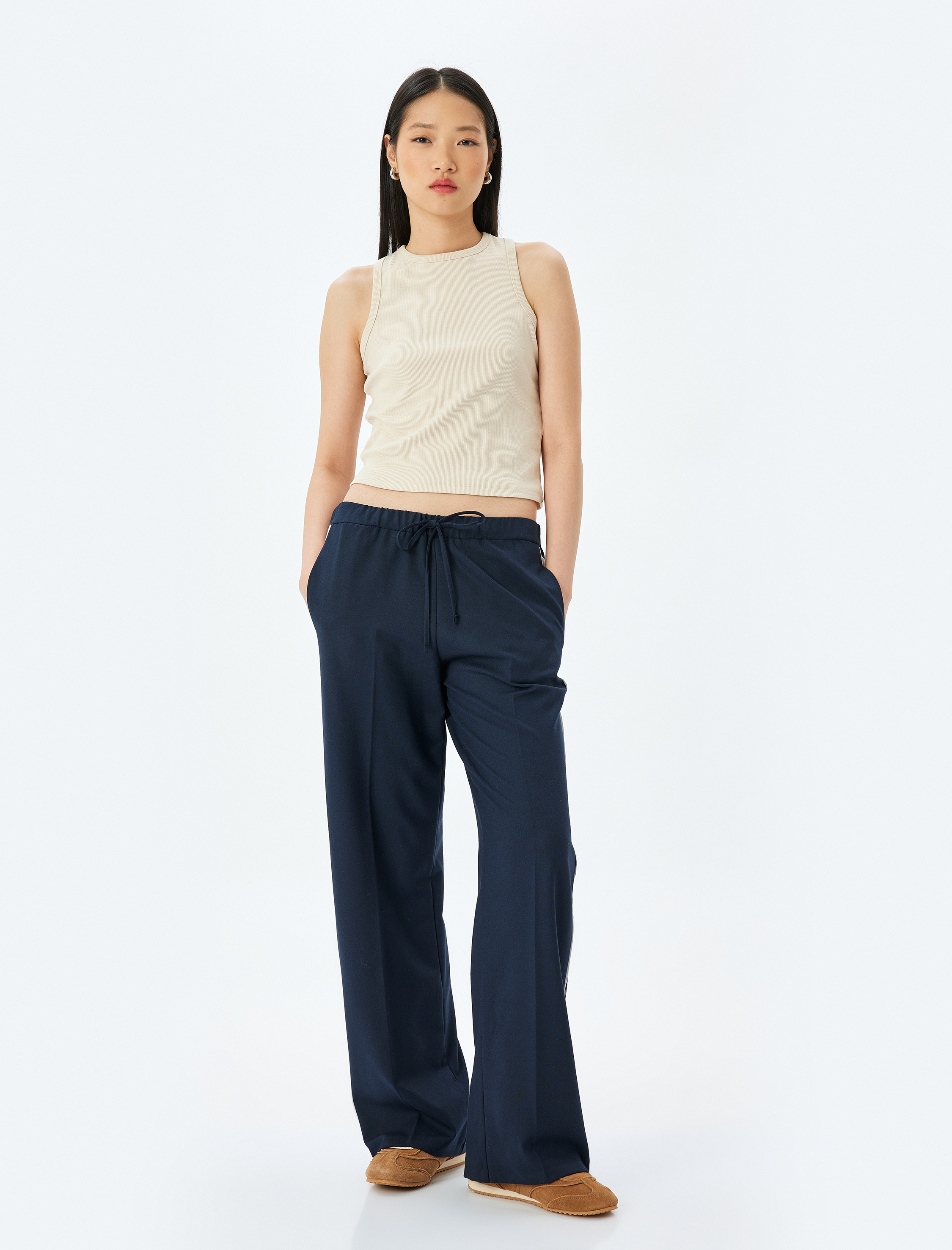 Koton Kadın Bisiklet Yaka Kolsuz Slim Fit Basic Kadın Atlet -1