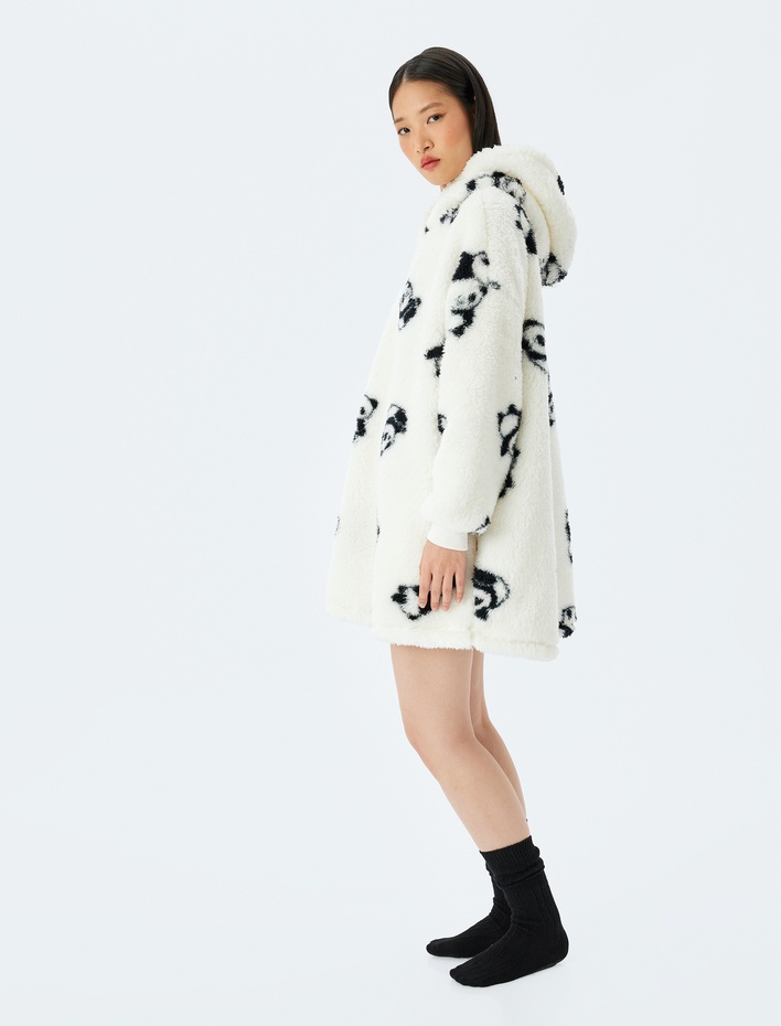  Uzun Kollu Kapüşonlu Panda Desenli Peluş Sabahlık