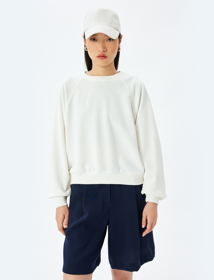   Bisiklet Yaka Uzun Kollu Basic Oversize Sweatshirt