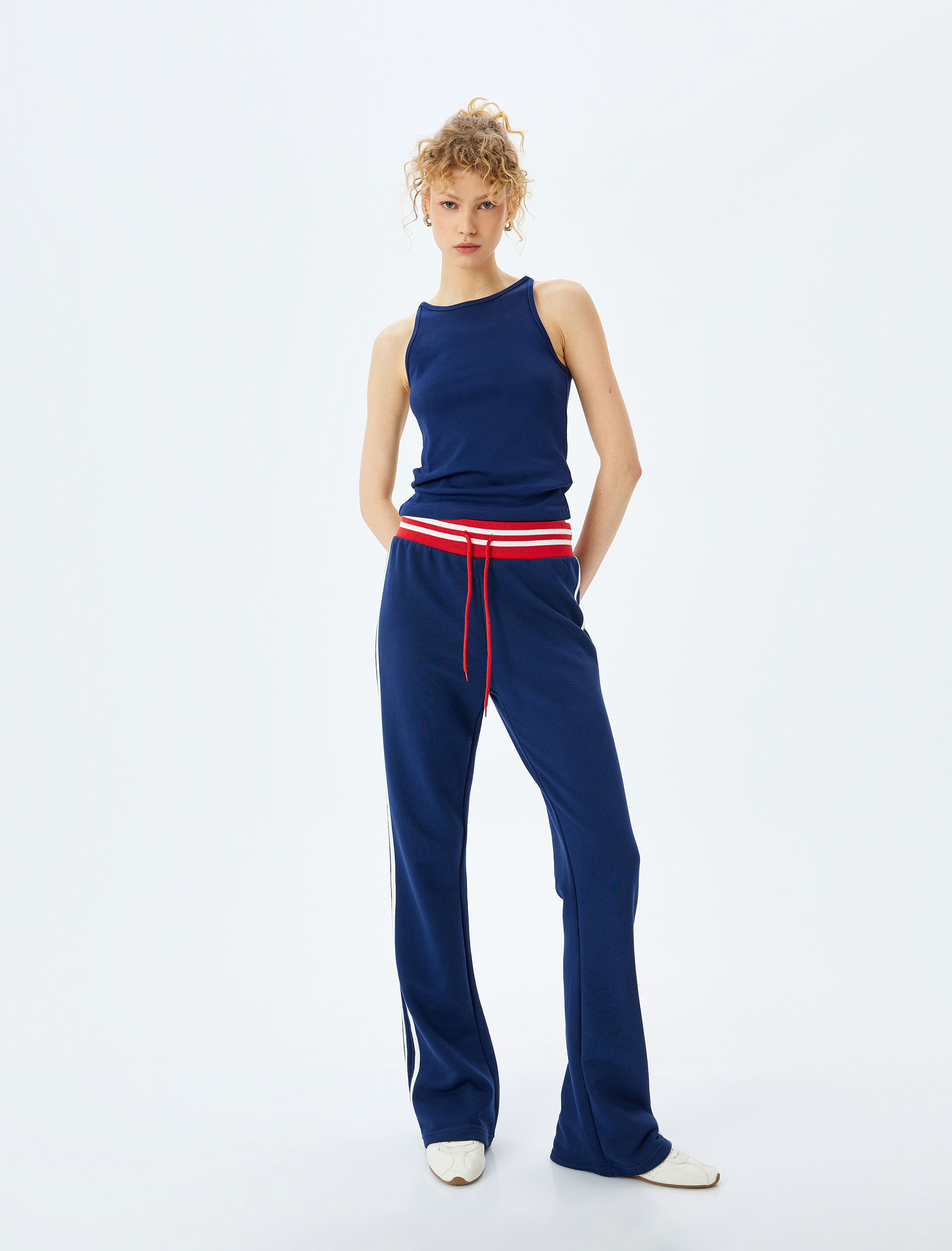 Koton Kadın Slim Fit Bisiklet Yaka Basic Kolsuz Kadın Atlet -1