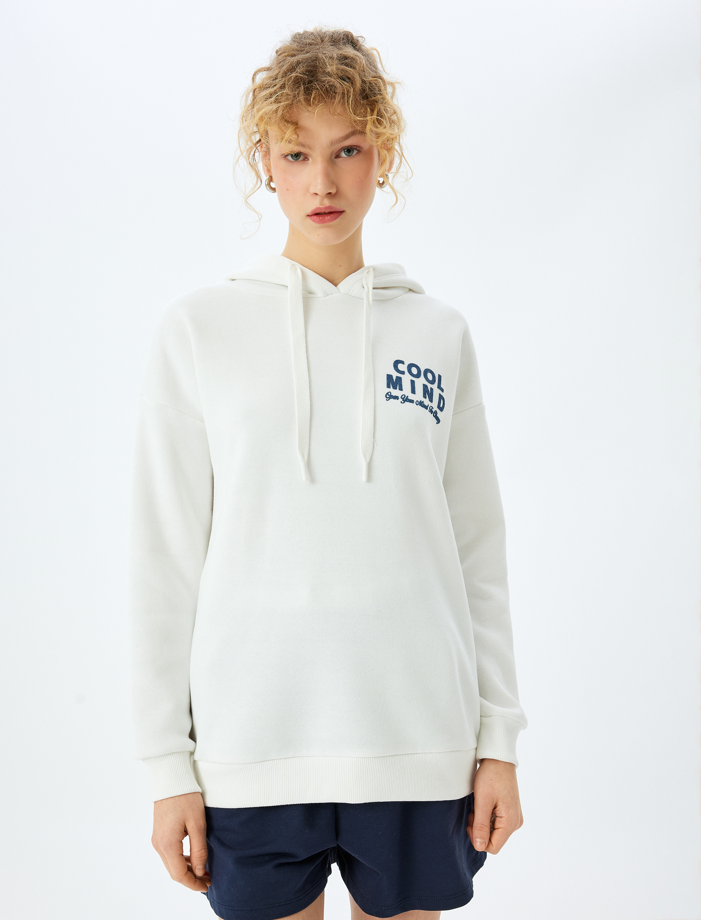   Şardonlu Arkası Baskılı Kapüşonlu Oversize Uzun Kollu Sweatshirt