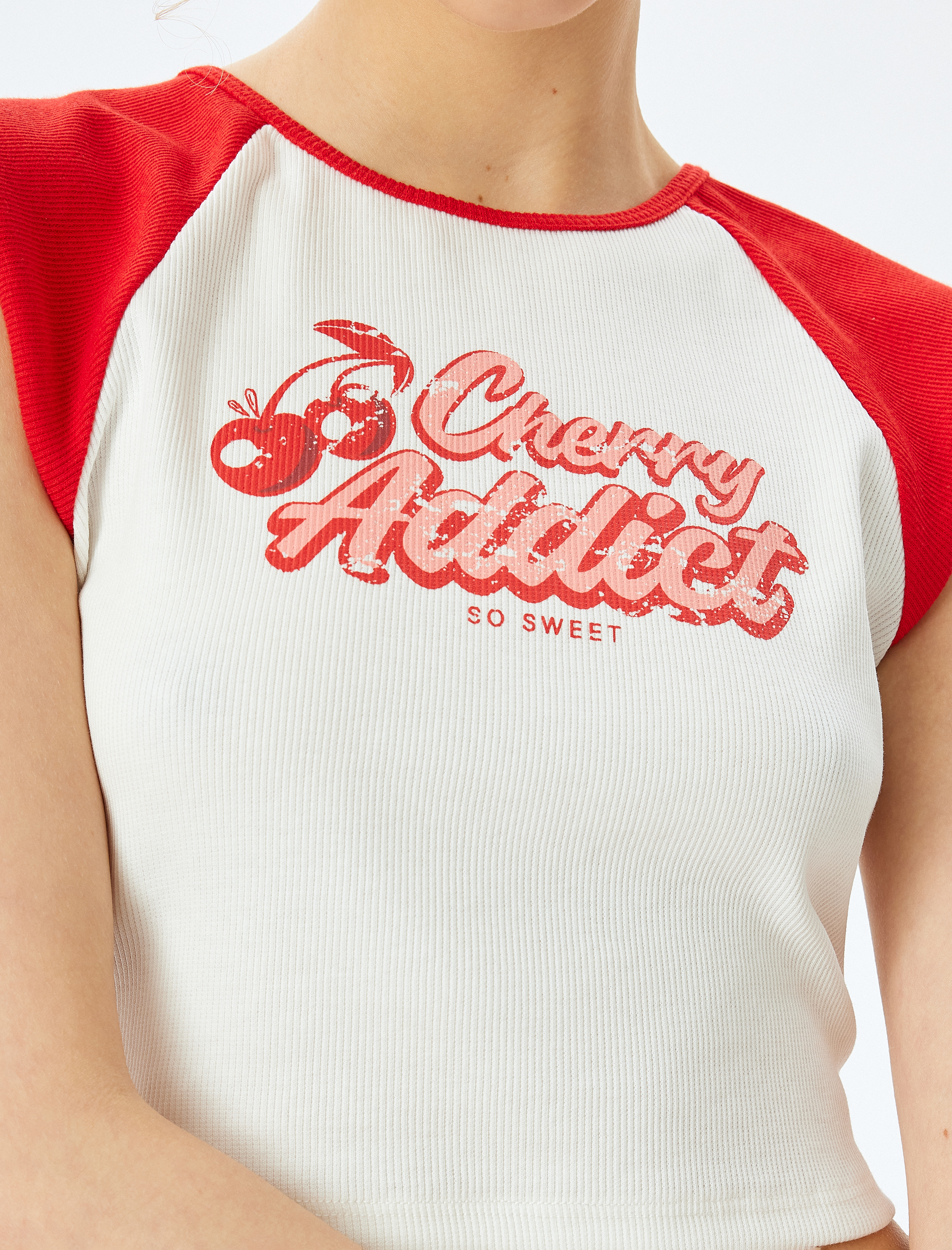   Kiraz Baskılı Bisiklet Yaka Reglan Kol Crop Tişört