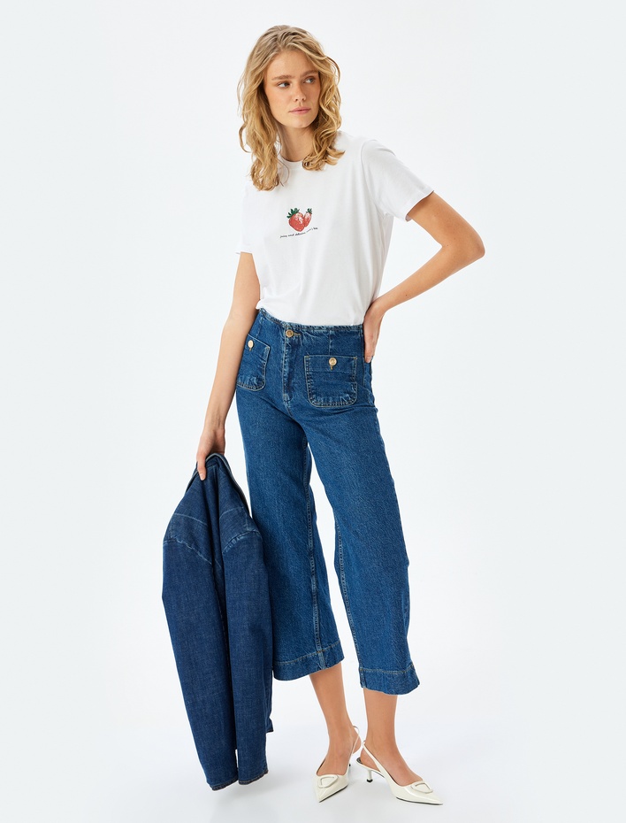  Pamuklu Kısa Kollu Bisiklet Yaka Çilek Baskılı Tişört