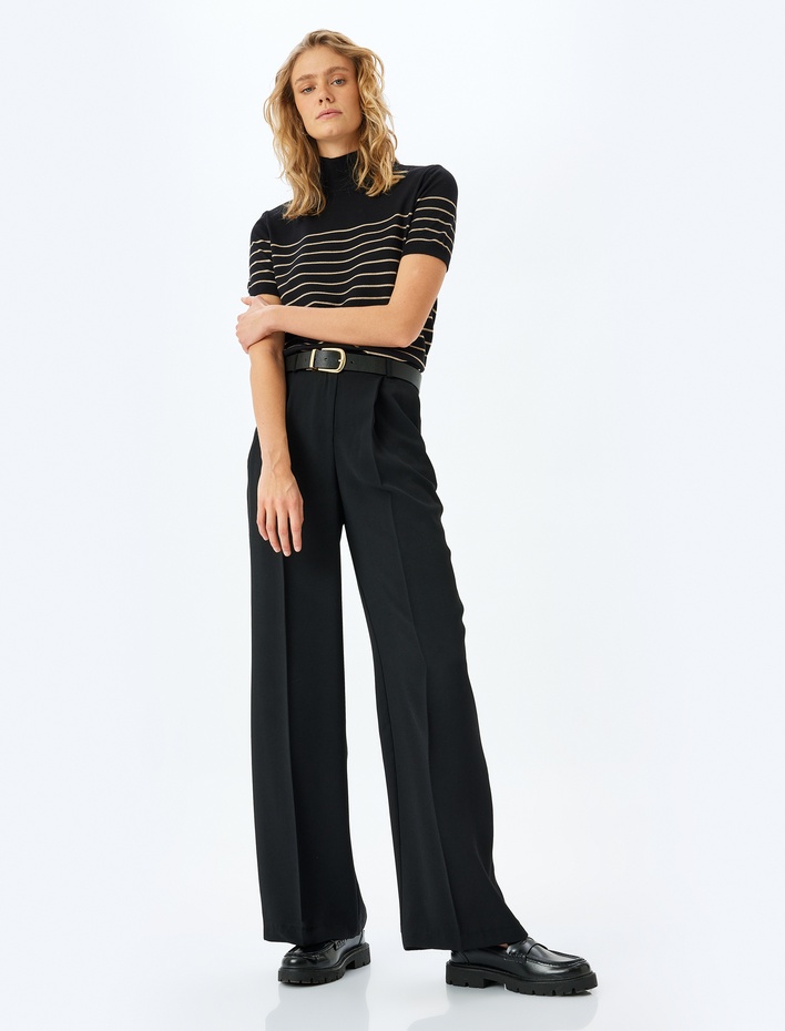  Kısa Kollu Dik Yaka Çizgili Triko Kazak