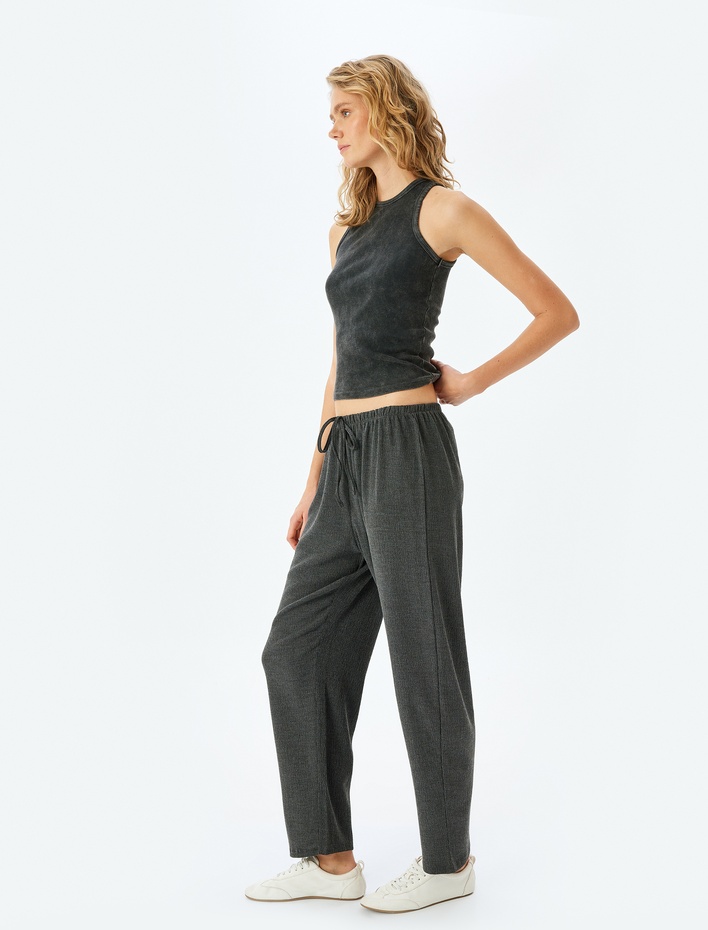  Beli Bağlamalı Rahat Kesim Eşofman Pantolon