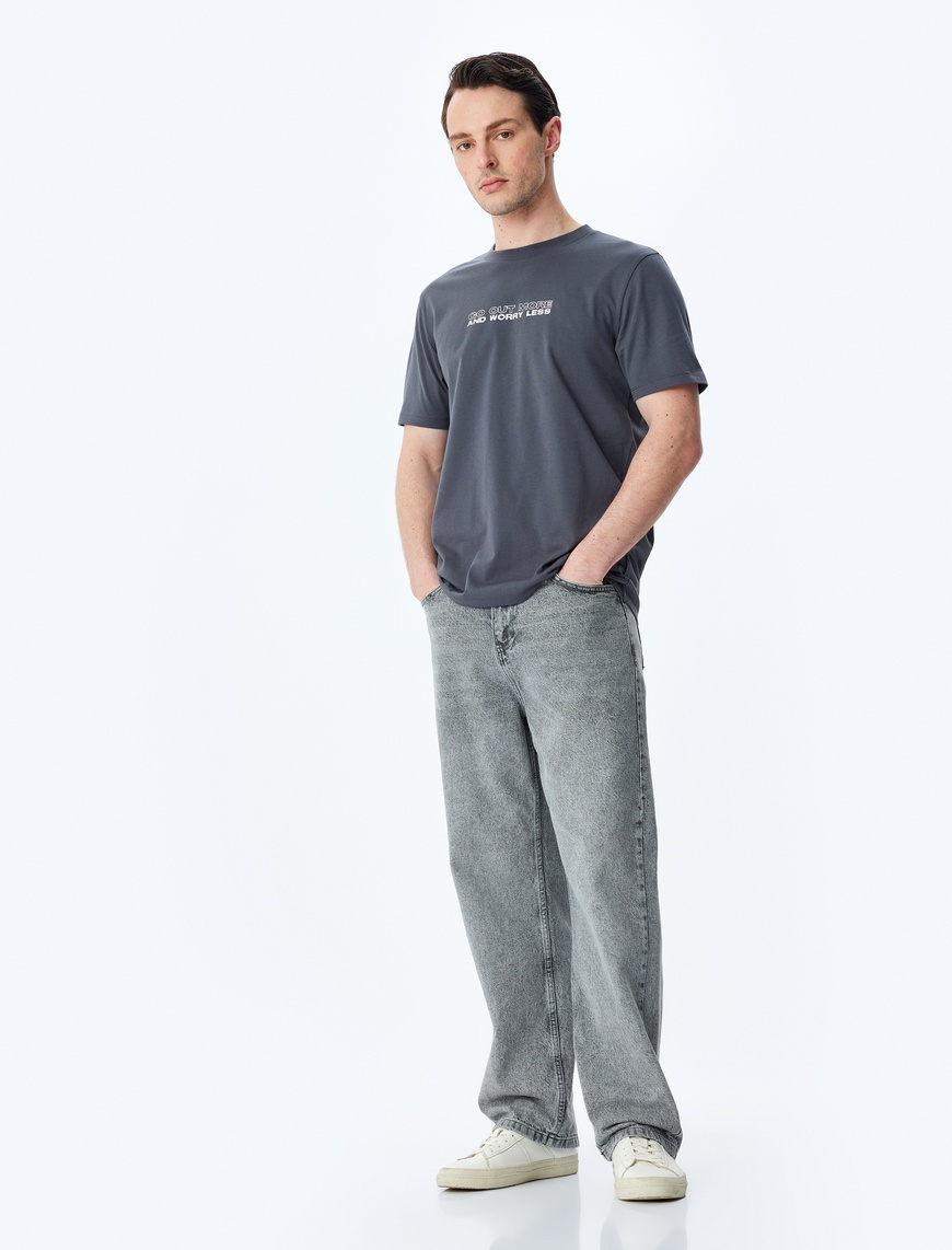   Bisiklet Yaka Slim Fit Kısa Kollu Pamuklu Slogan Baskılı Tişört