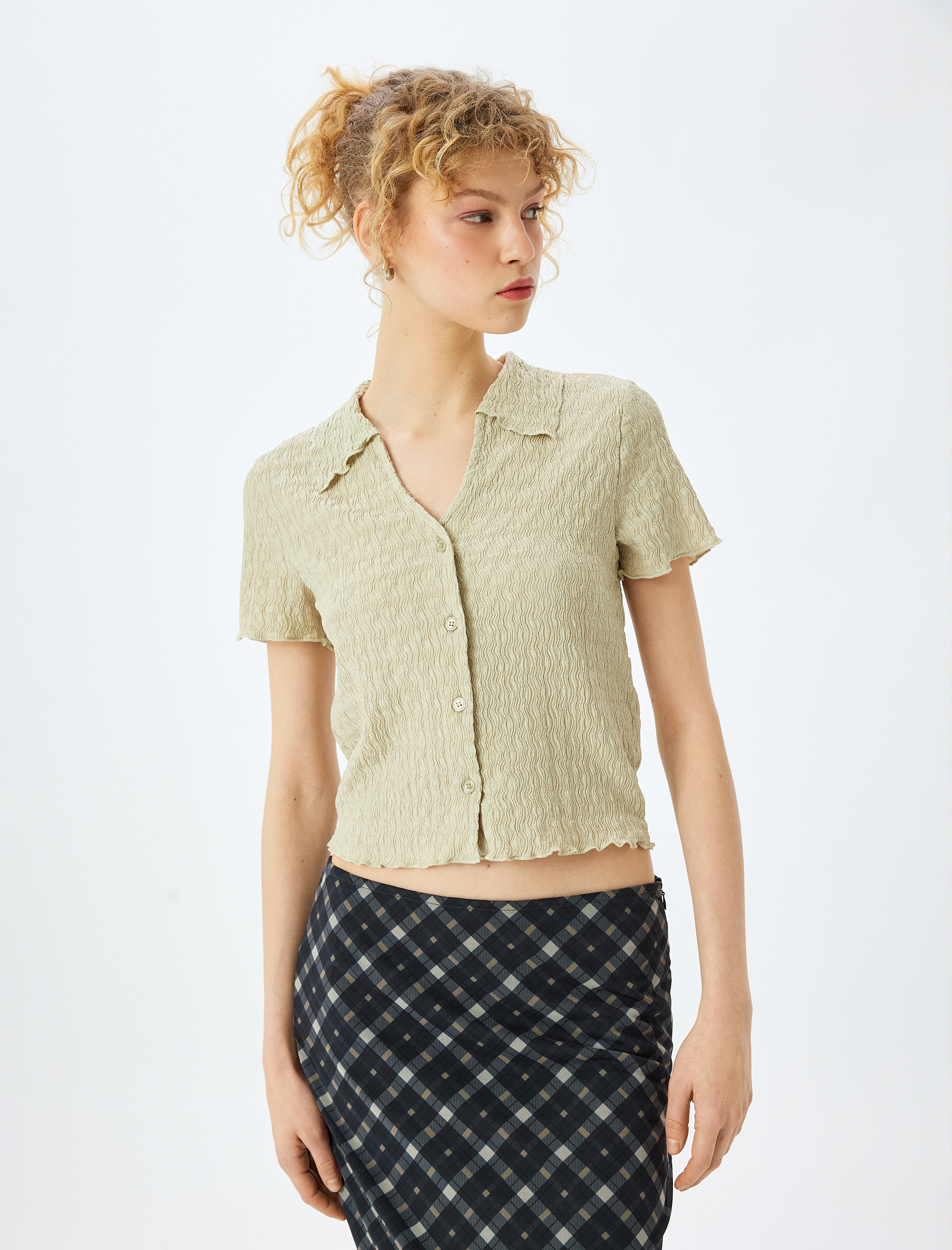   Düğmeli Gömlek Yaka Dokulu Kısa Kollu Bluz Bürümcük