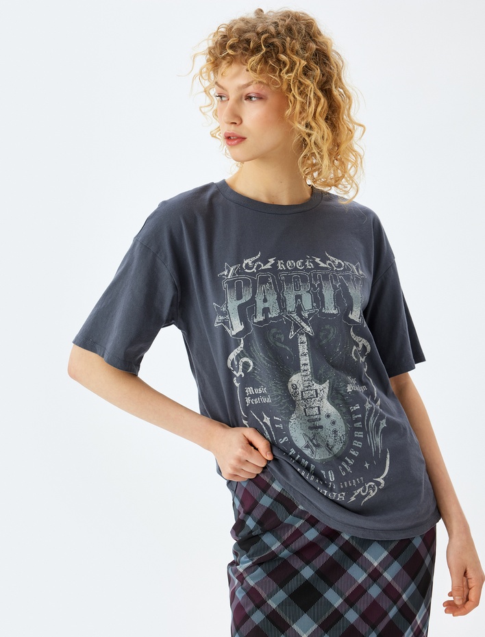  Slogan Baskılı Oversize Bisiklet Yaka Kısa Kollu Tişört