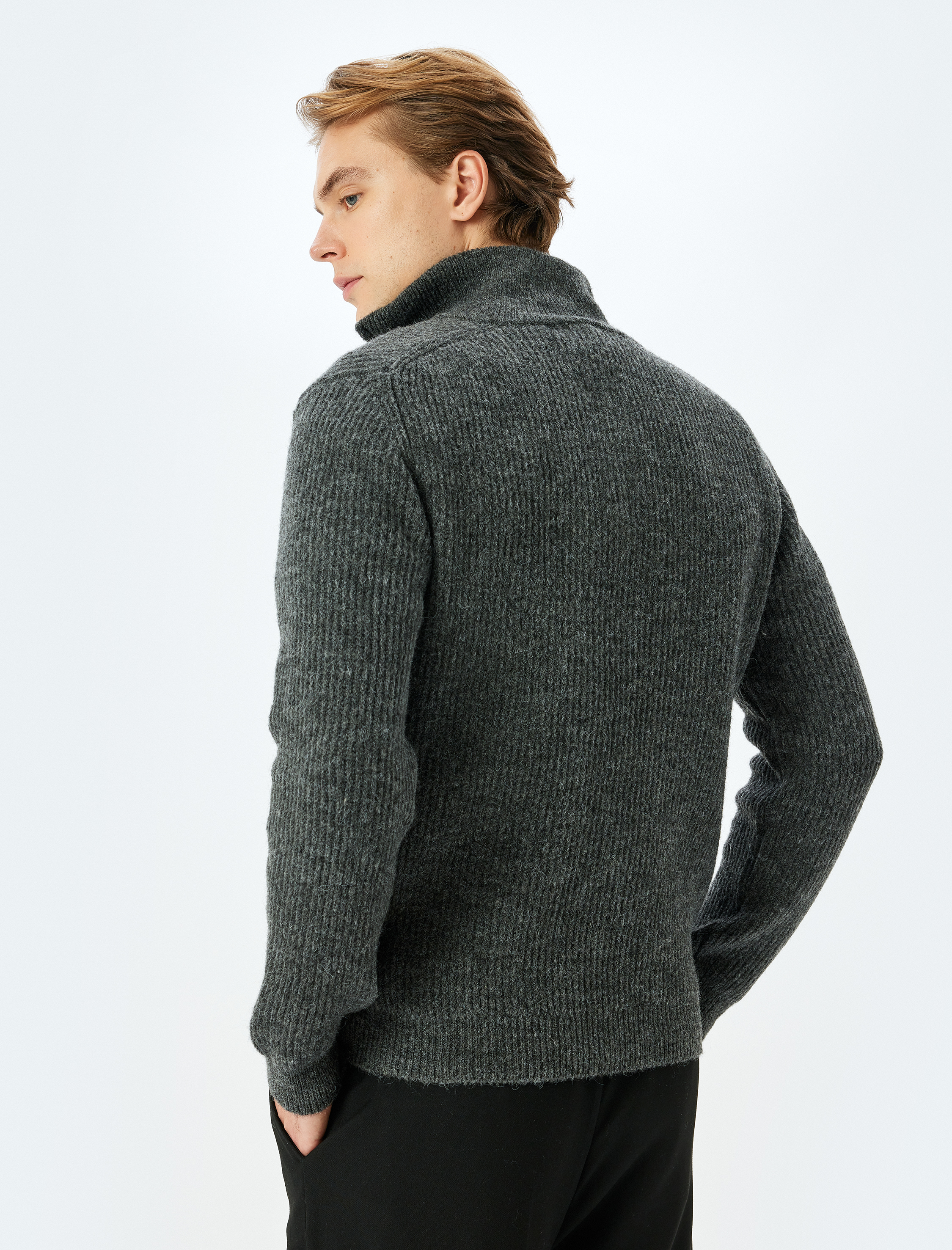   Uzun Kollu Basic Yarım Fermuarlı Kışlık Triko Kazak