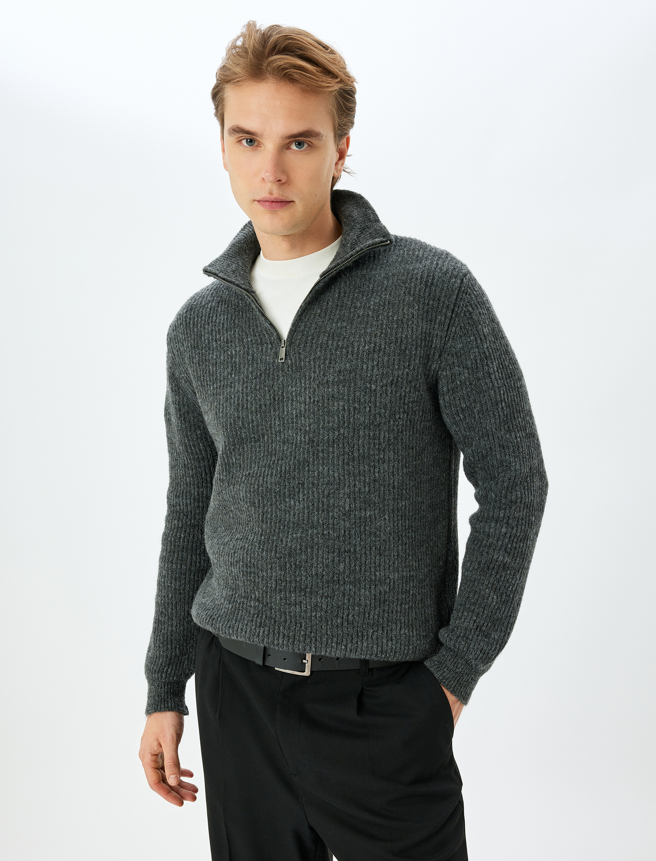   Uzun Kollu Basic Yarım Fermuarlı Kışlık Triko Kazak