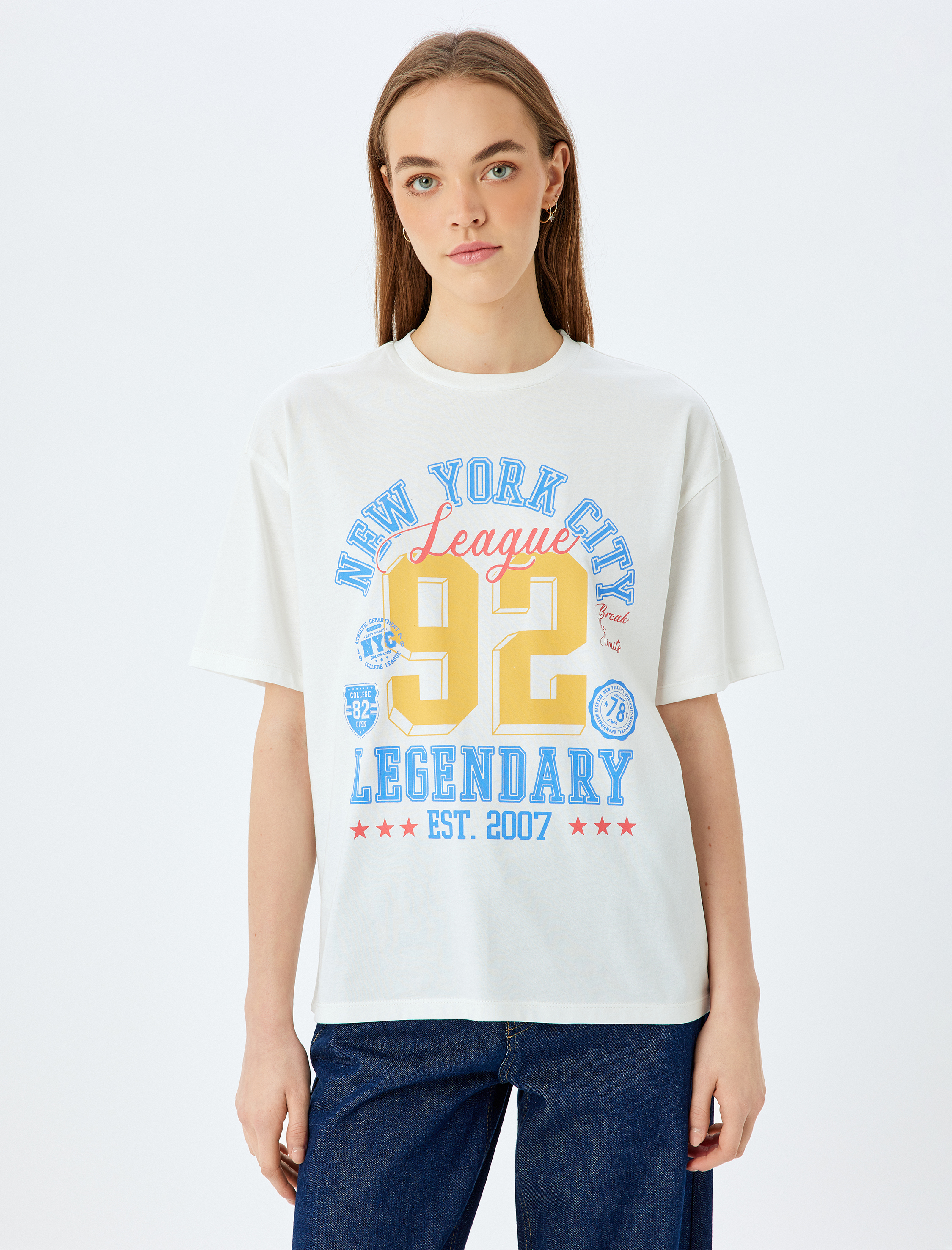   Kolej Baskılı Bisiklet Yaka Rahat Kalıp Kısa Kollu Tişört