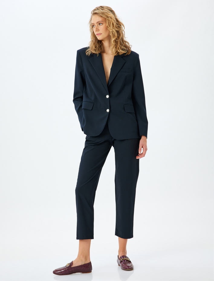  Kemer Detaylı Cepli Havuç Kesim Kumaş Pantolon