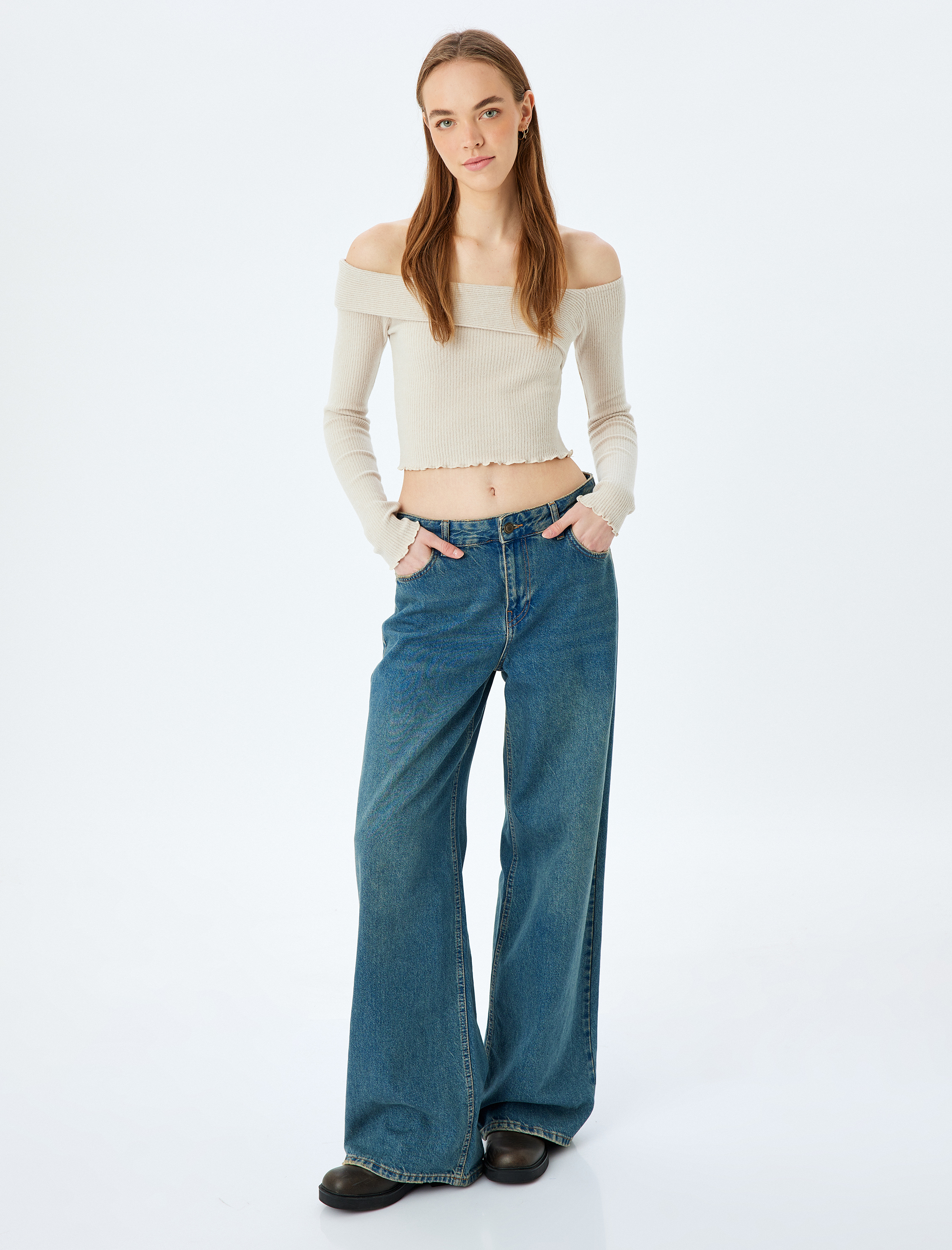 Omzu Açık Madonna Yaka Slim Fit Crop Uzun Kollu Tişört