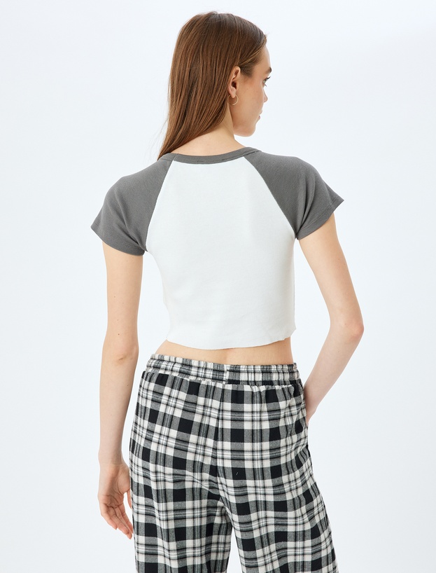 Kedi Baskılı Reglan Kol Crop Slim Fit Tişört_3