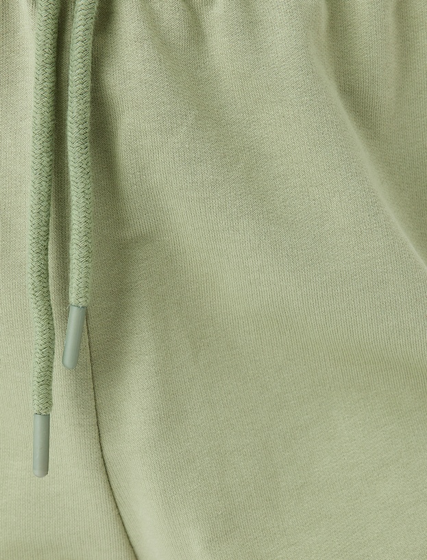 Beli Bağcıklı Oversize Mini Şort_5