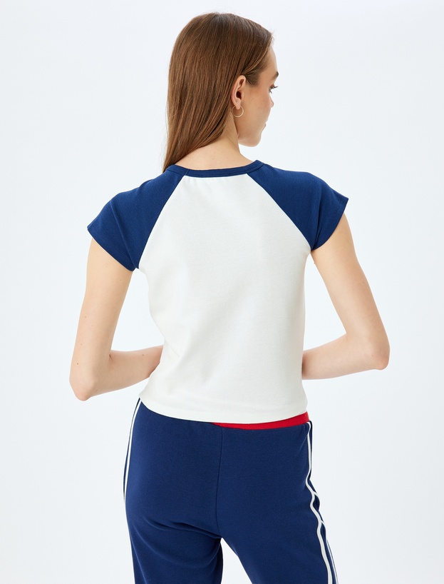 Baskılı Renk Bloklu Slim Fit Kısa Kollu Tişört_3