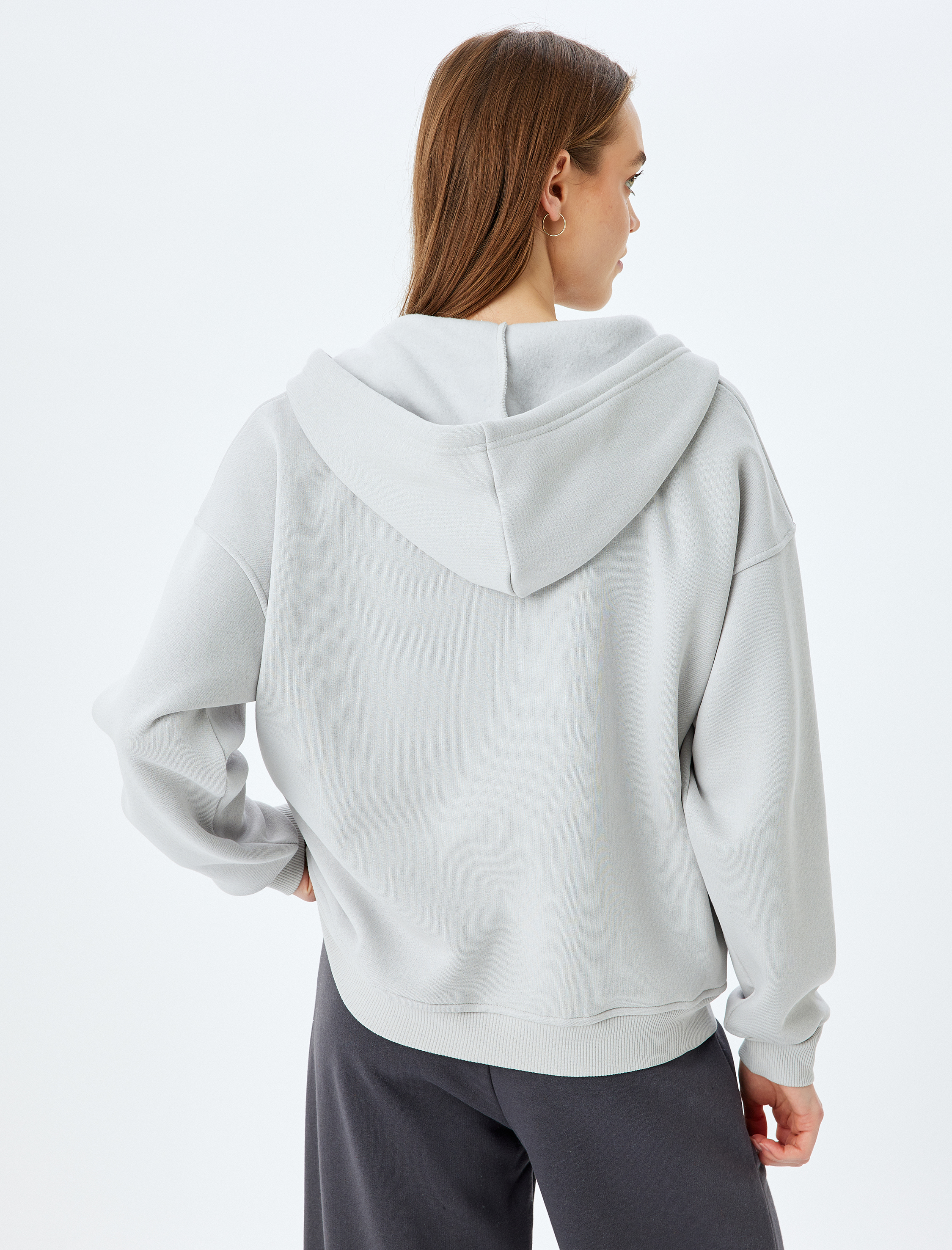   Uzun Kollu Fermuarlı Kapüşonlu Baskılı Rahat Kalıp Sweatshirt