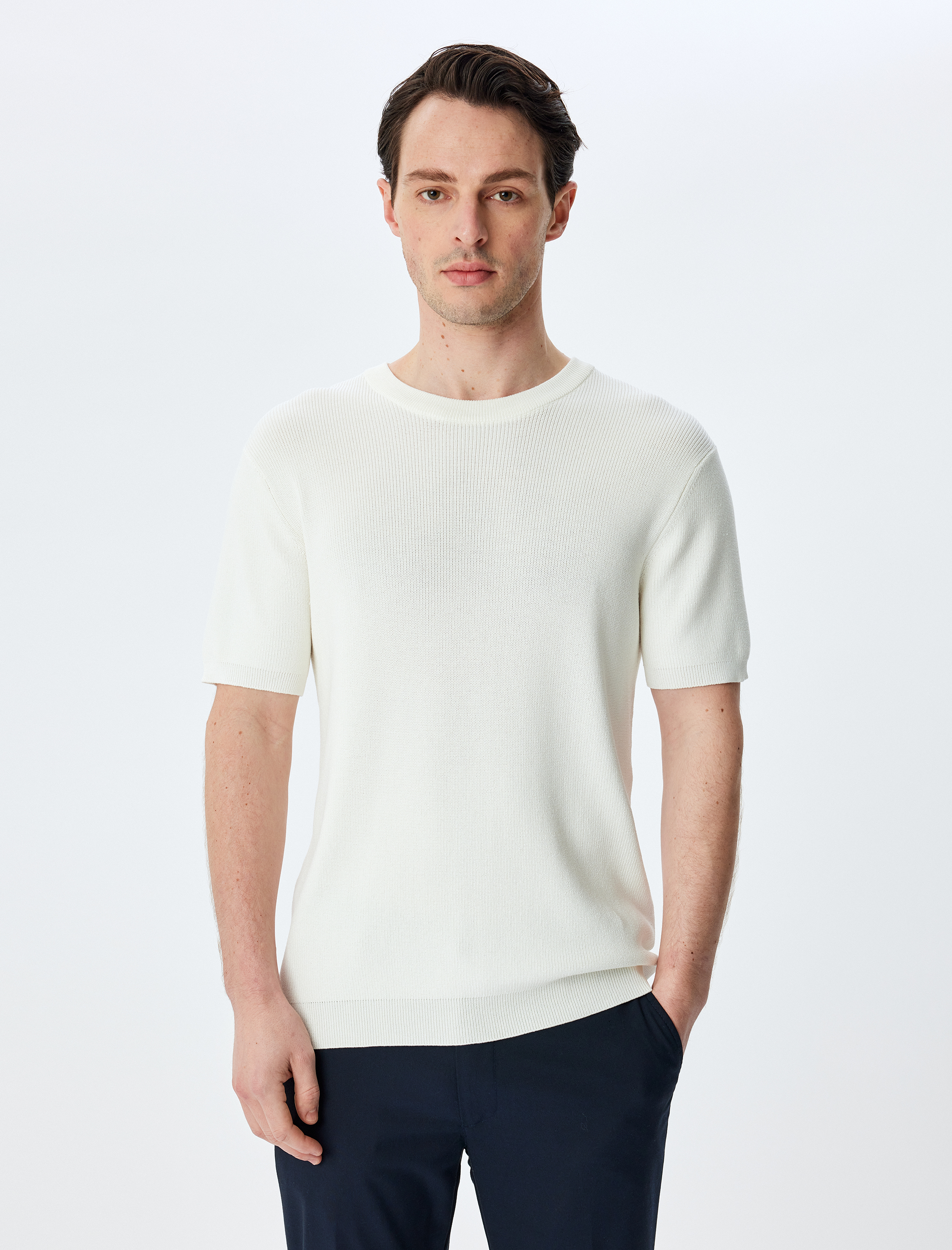   Bisiklet Yaka Regular Fit Viskon Karışımlı Kısa Kollu Triko Tişört