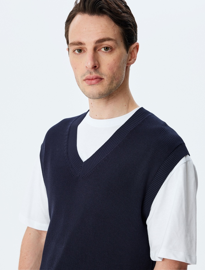  V Yaka Regular Fit Viskon Karışımlı Triko Süveter