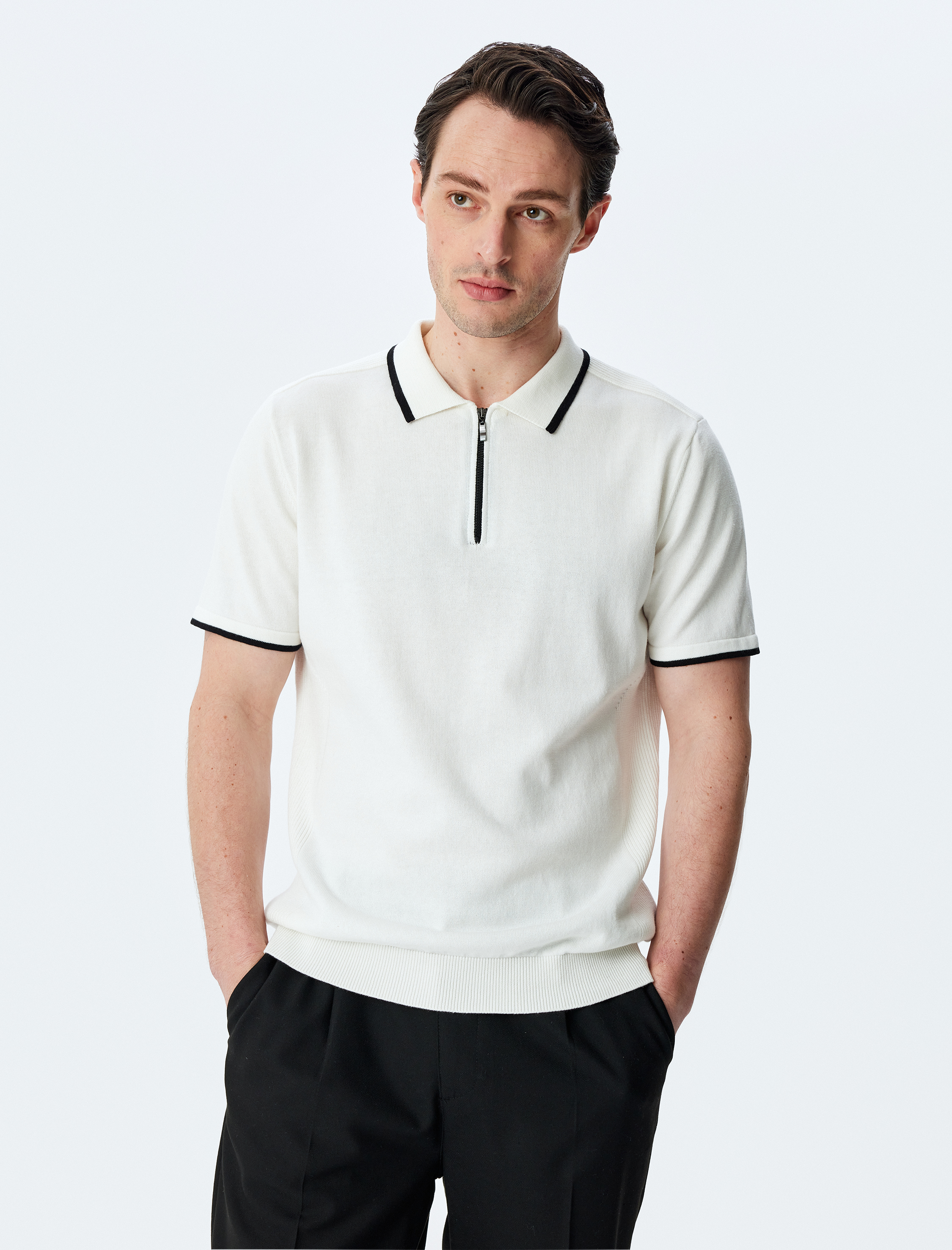   Kısa Kollu Polo Yaka Pamuklu Yarım Fermuarlı Triko Tişört