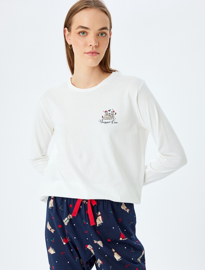  Yılbaşı Temalı Baskılı Pamuklu Pijama Takımı