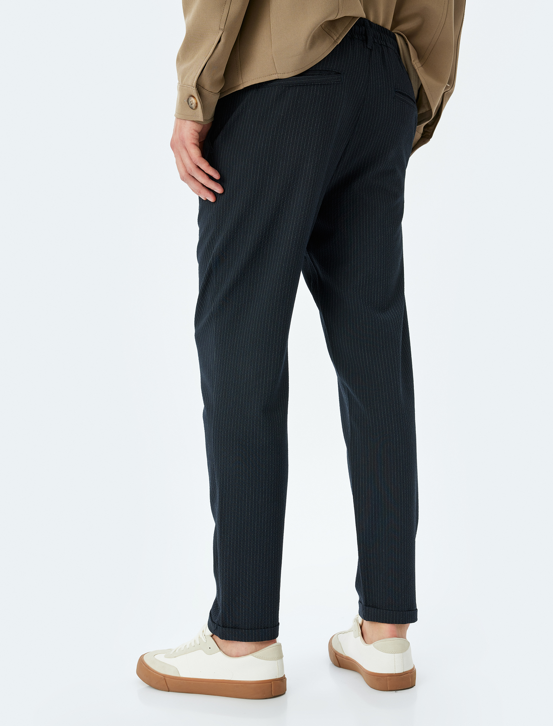   Katlamalı Paça Viskon Karışımlı Düğmeli Beli Bağcıklı Slim Fit Yazlık Pantolon