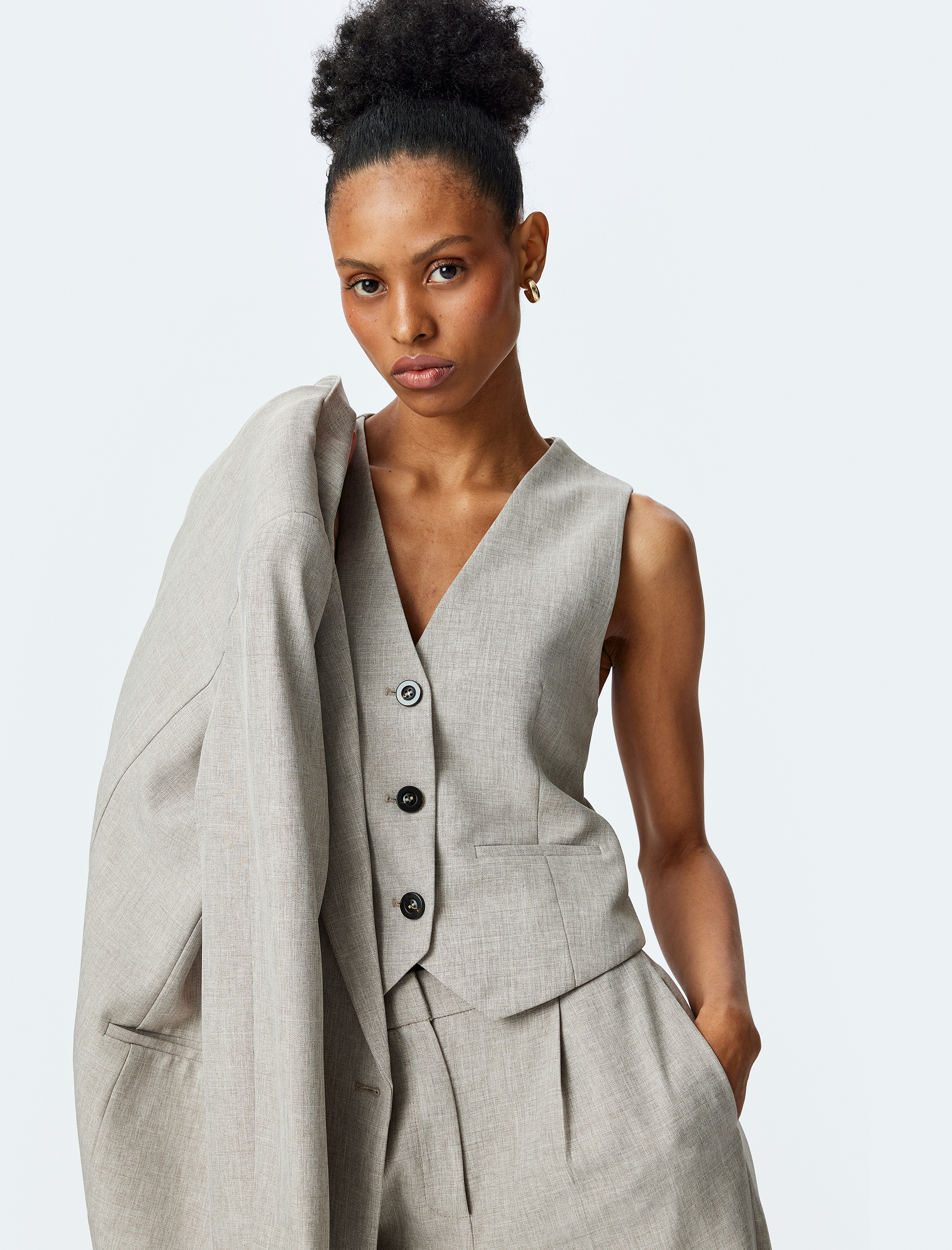   V Yaka Düğmeli Yelek