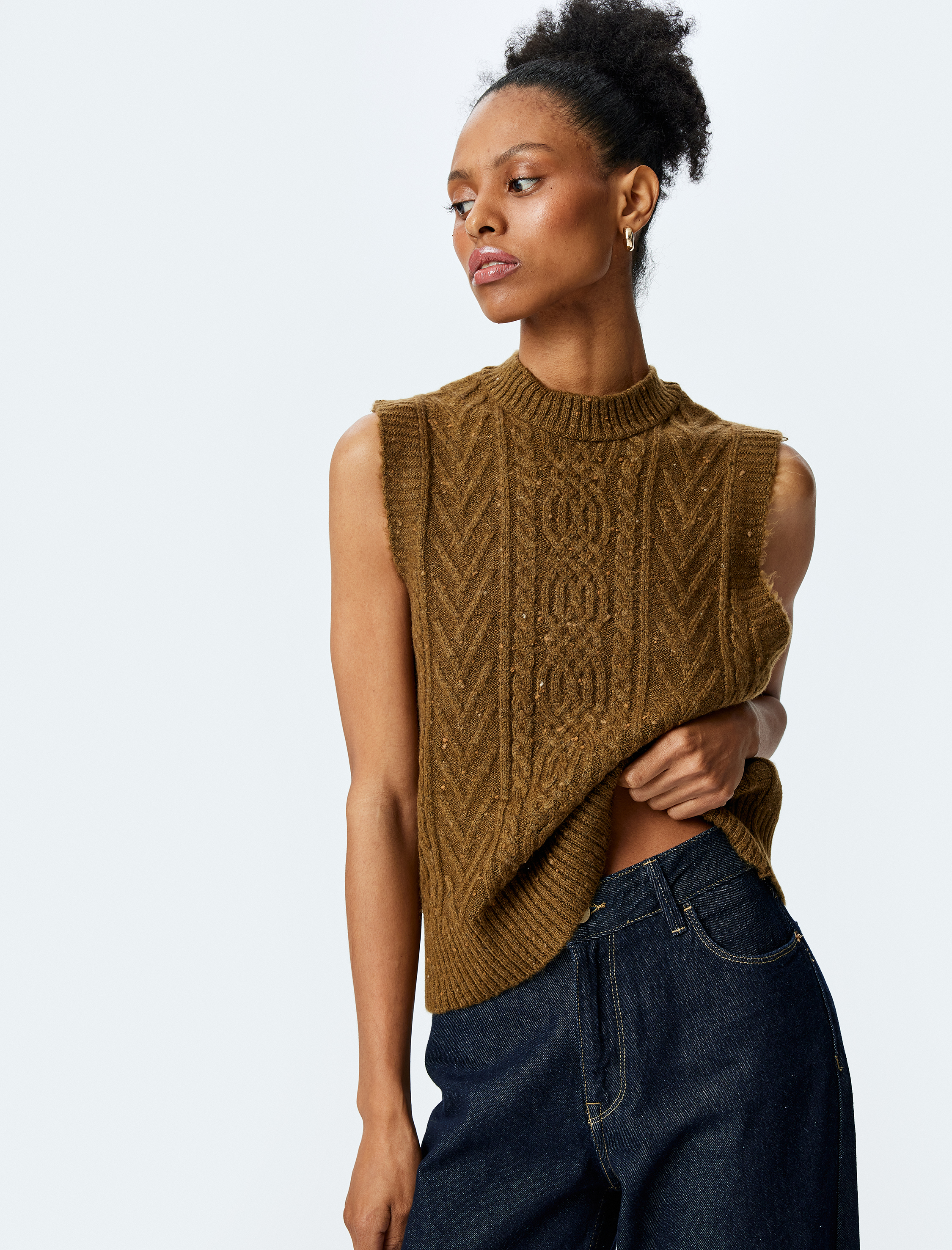   Saç Örgü Desenli Hafif Dik Yaka Süveter