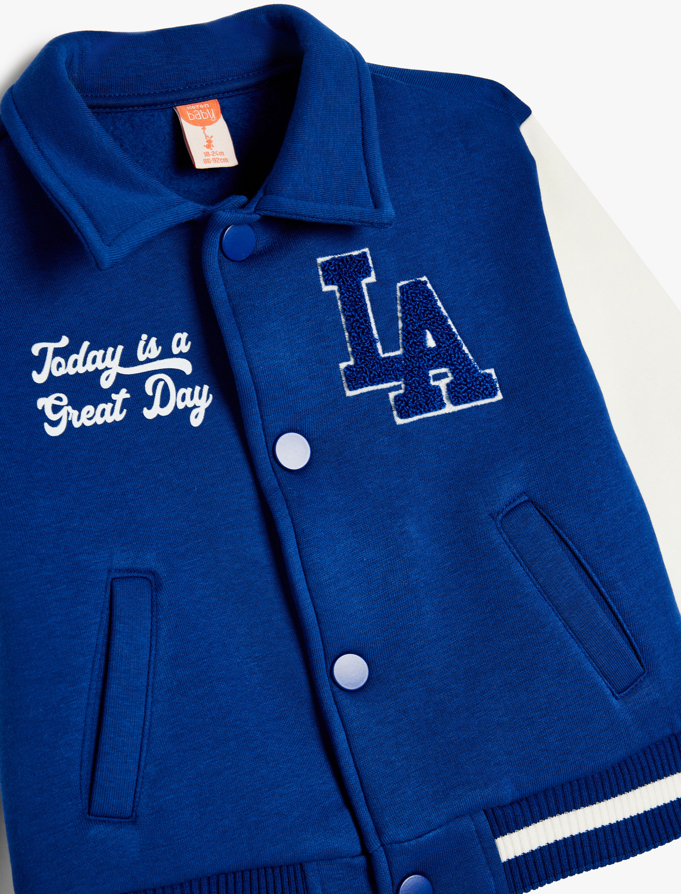  Erkek Bebek Uzun Kollu Renk Bloklu Aplike Detaylı Polo Yaka Şardonlu Kolej Ceket