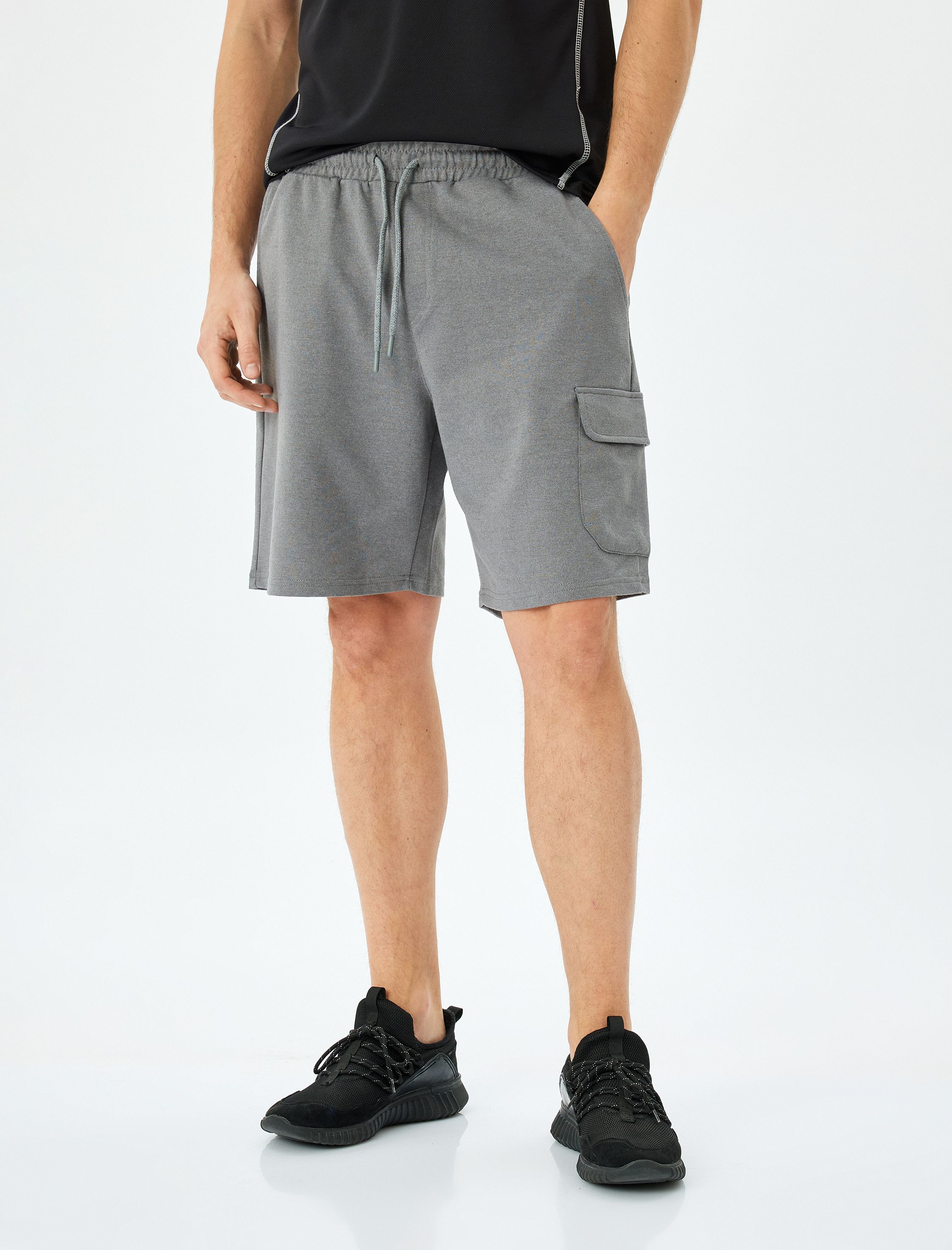   Beli Bağcıklı Kapaklı Cep Detaylı Pamuk Karışımlı Spor Şort