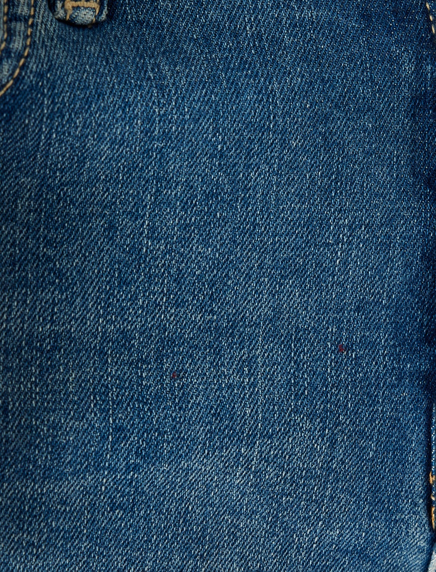   Katlamalı Paça Bermuda Slim Fit Jean Şort