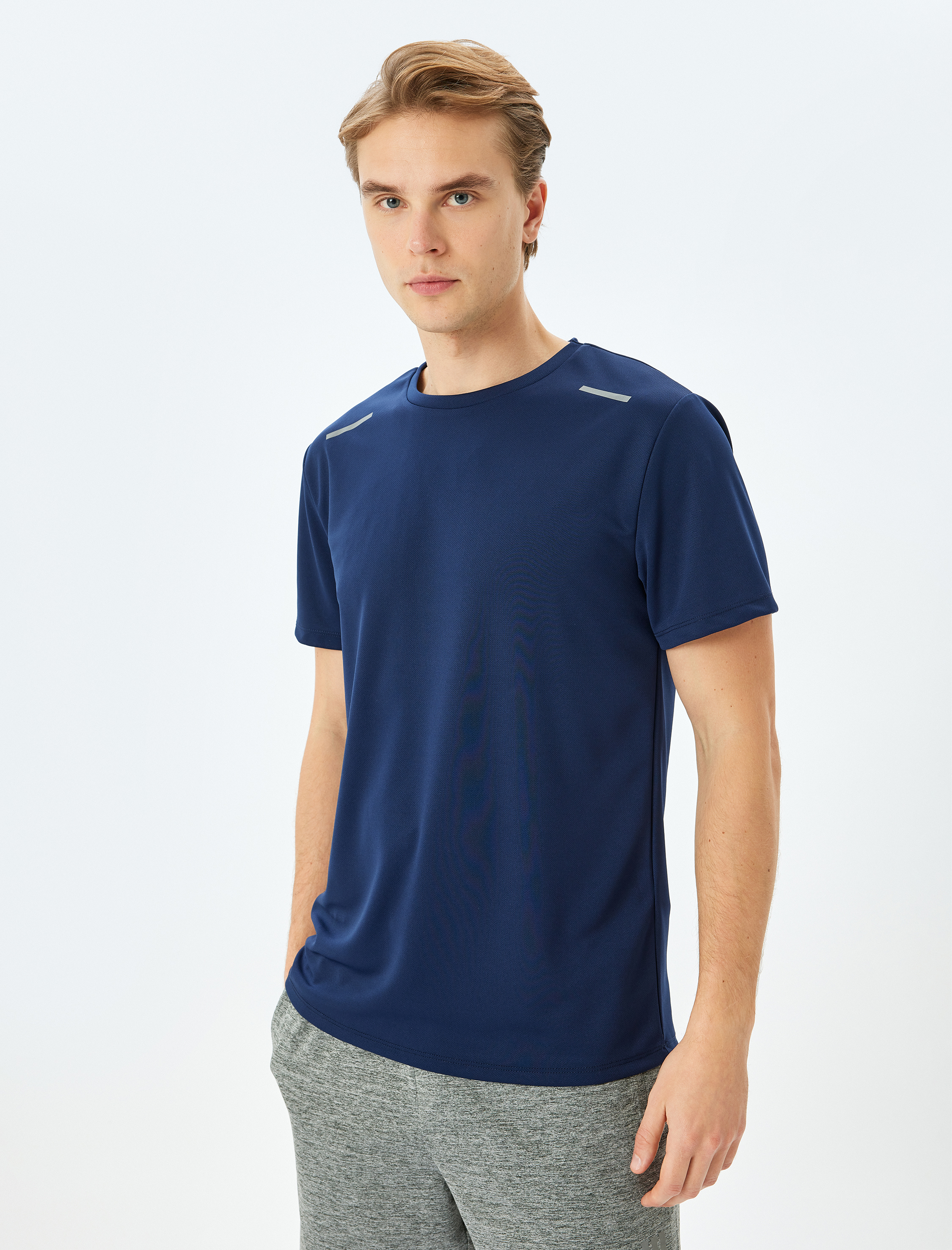 Bisiklet Yaka Baskı Detaylı Kısa Kollu Basic Spor Tişört