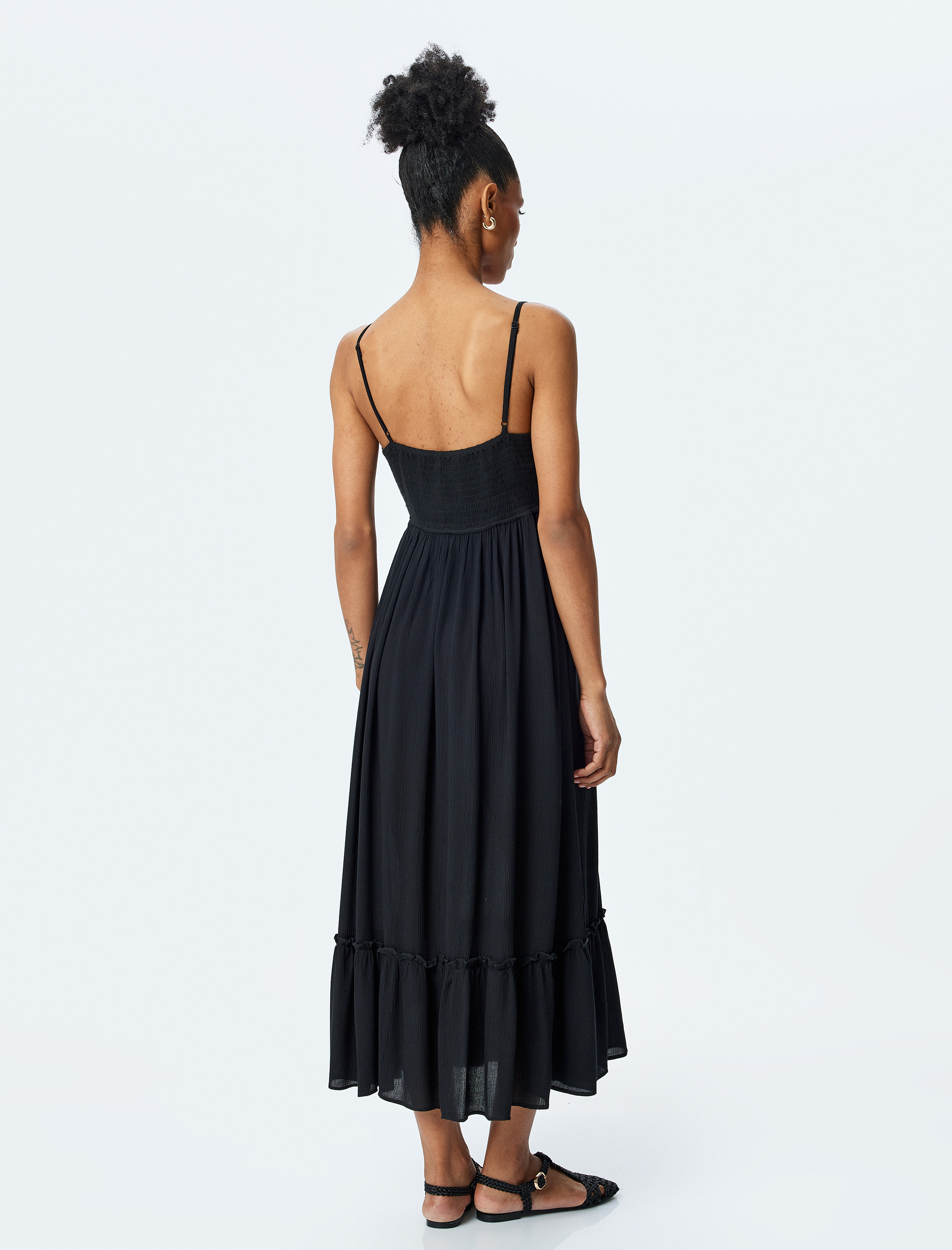   Viskon Kumaş Fırfırlı Kroşe Detaylı İnce Askılı Uzun Elbise