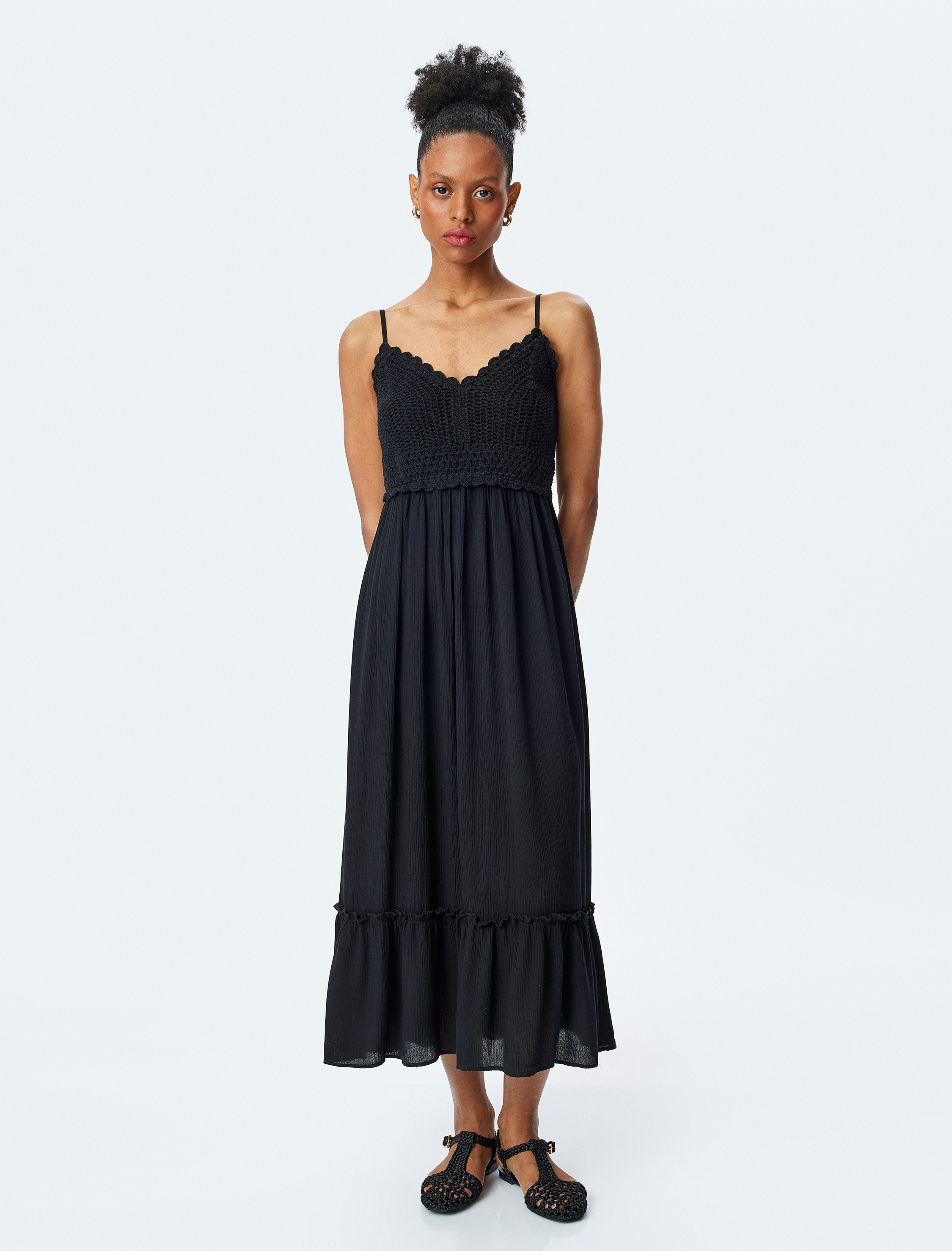   Viskon Kumaş Fırfırlı Kroşe Detaylı İnce Askılı Uzun Elbise