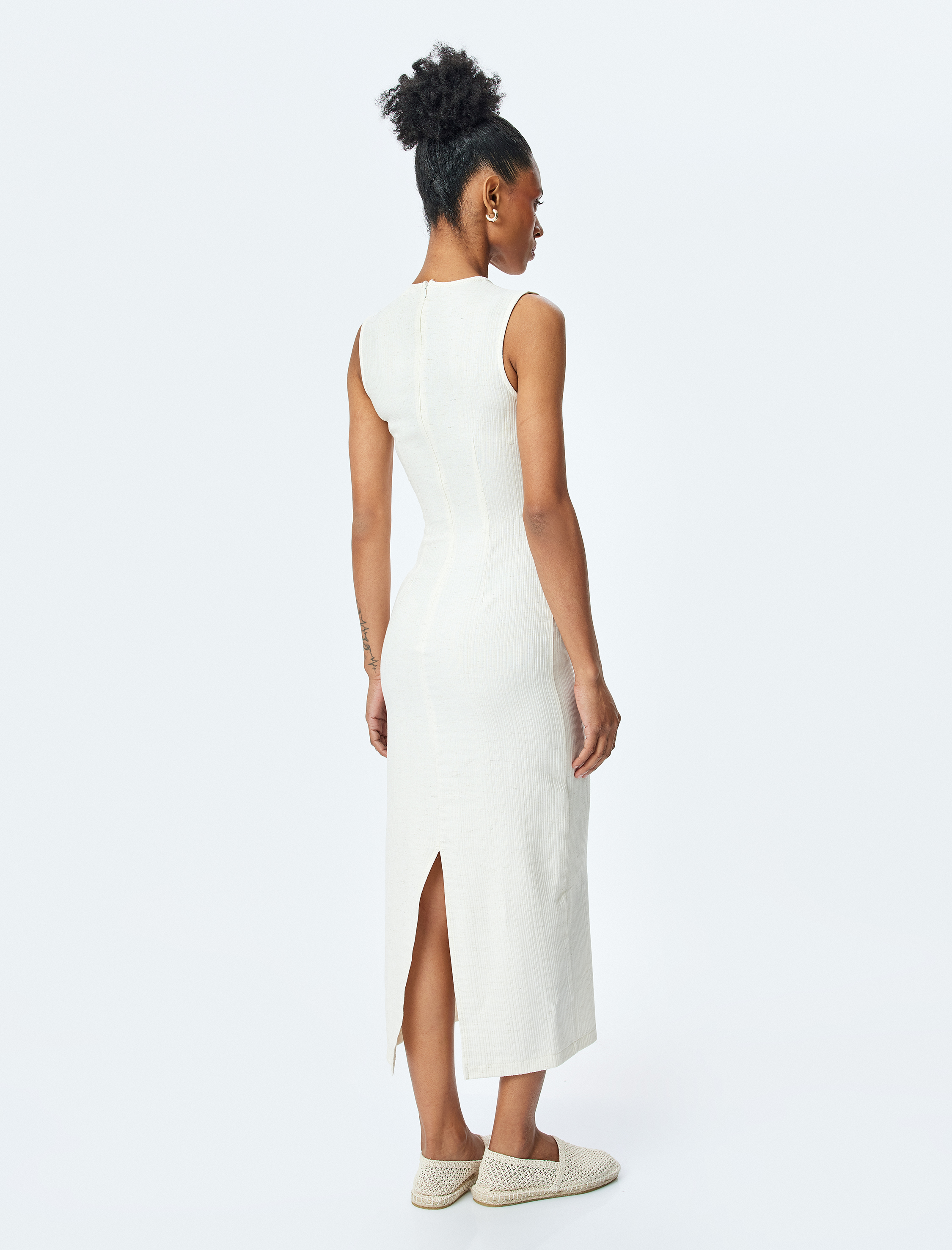   Yuvarlak Yaka Slim Fit Kolsuz Uzun Kalem Elbise