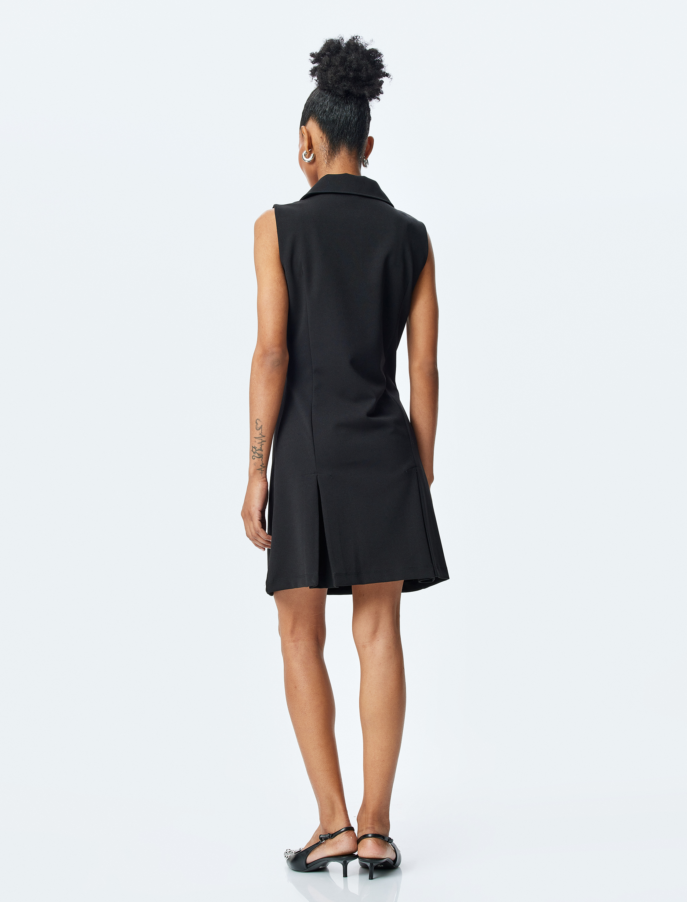   Slim Fit Yarım Fermuarlı Kolsuz Mini Polo Yaka Elbise